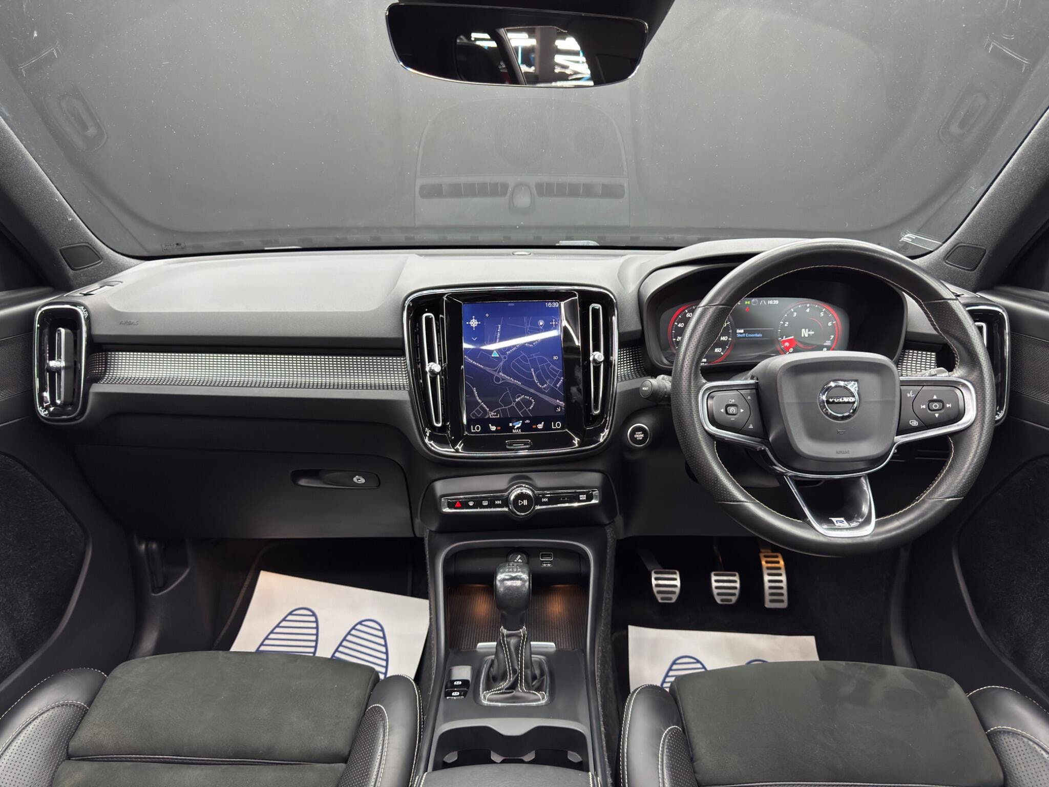 Volvo XC40 1.5 T3 R-Design Euro 6 (s/s) 5dr 5dr Manual 2026