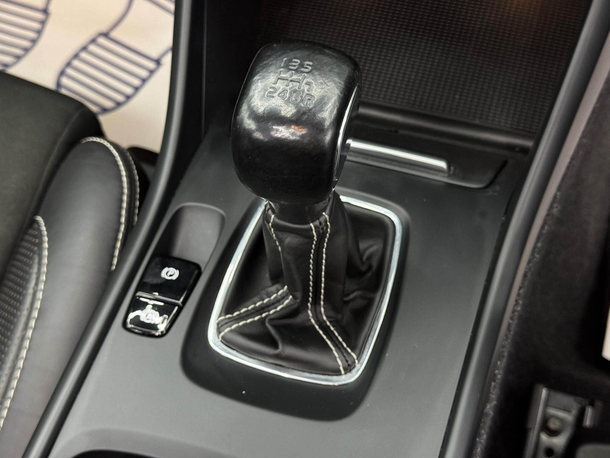 Volvo XC40 1.5 T3 R-Design Euro 6 (s/s) 5dr 5dr Manual 2026