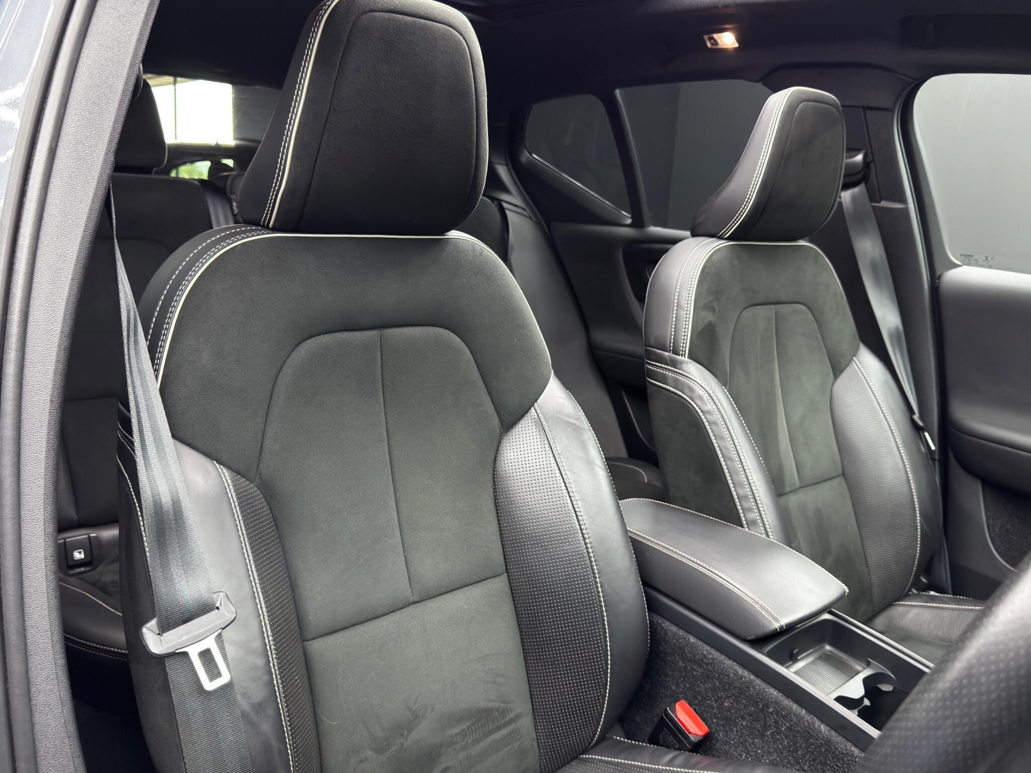 Volvo XC40 1.5 T3 R-Design Euro 6 (s/s) 5dr 5dr Manual 2026