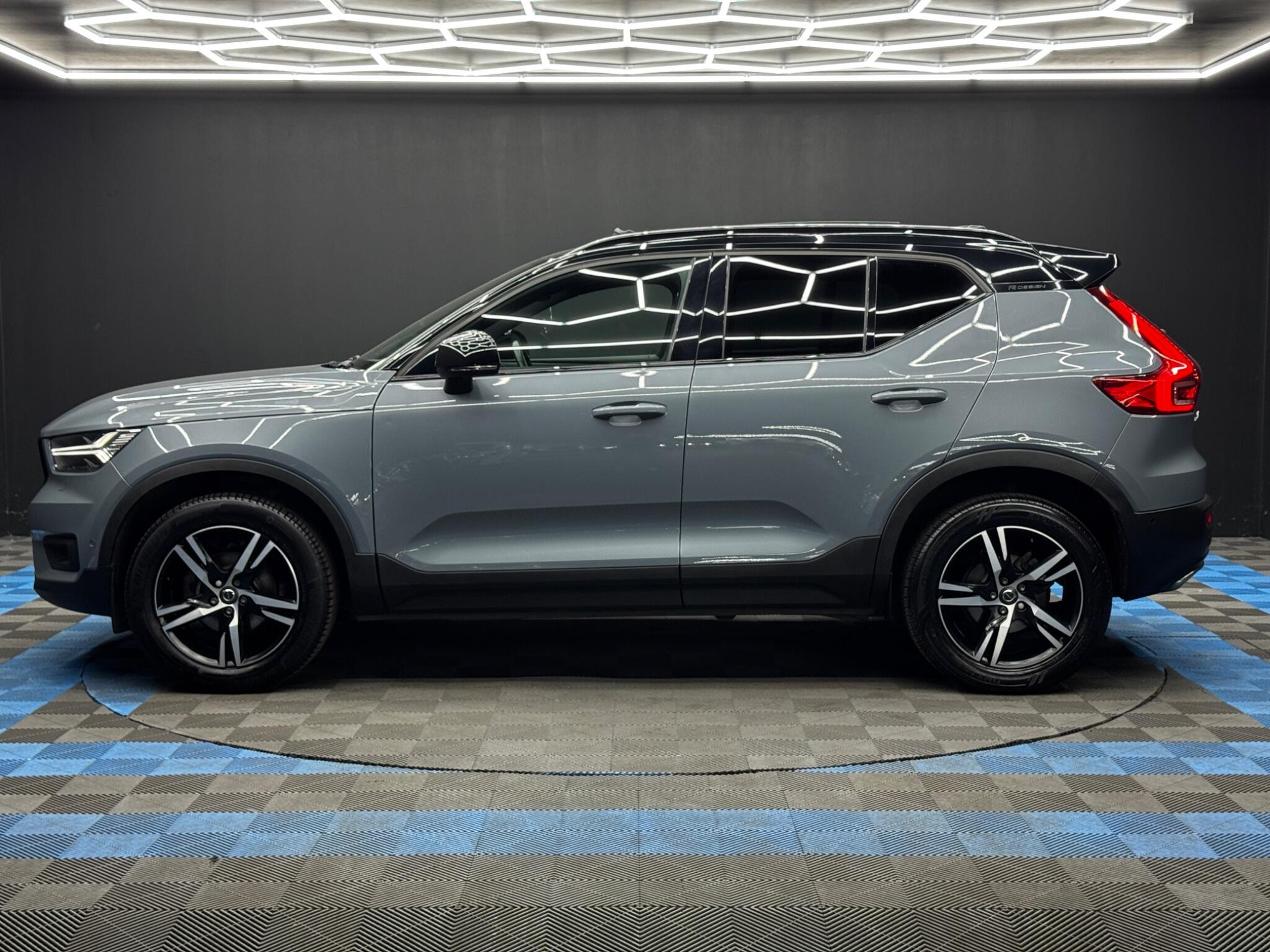 Volvo XC40 1.5 T3 R-Design Euro 6 (s/s) 5dr 5dr Manual 2026