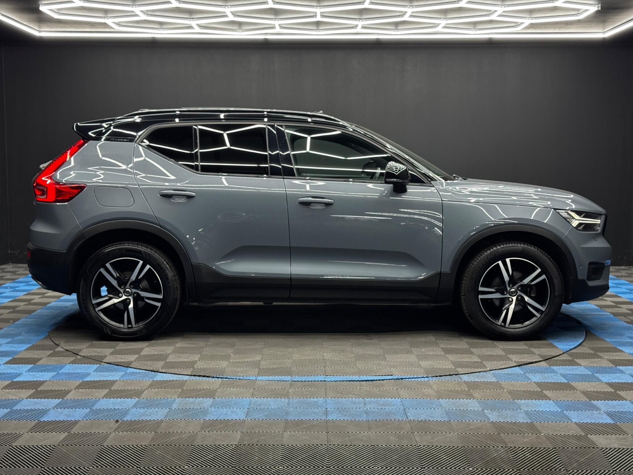 Volvo XC40 1.5 T3 R-Design Euro 6 (s/s) 5dr 5dr Manual 2026