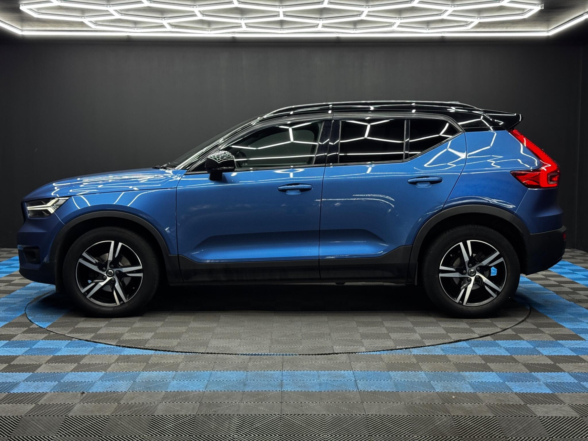 Volvo XC40 1.5 T3 R-Design Euro 6 (s/s) 5dr 5dr Manual 2026