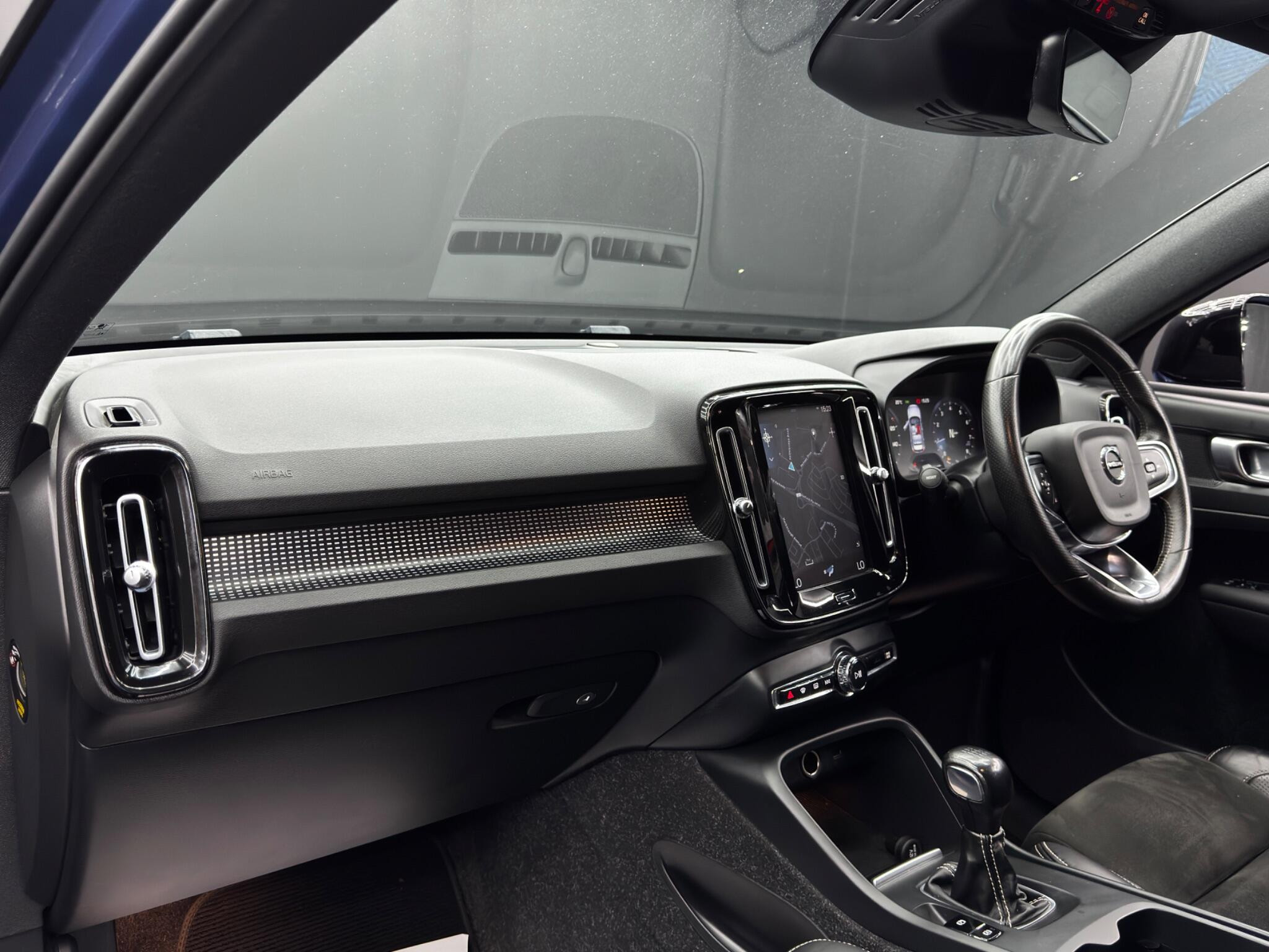 Volvo XC40 1.5 T3 R-Design Euro 6 (s/s) 5dr 5dr Manual 2026