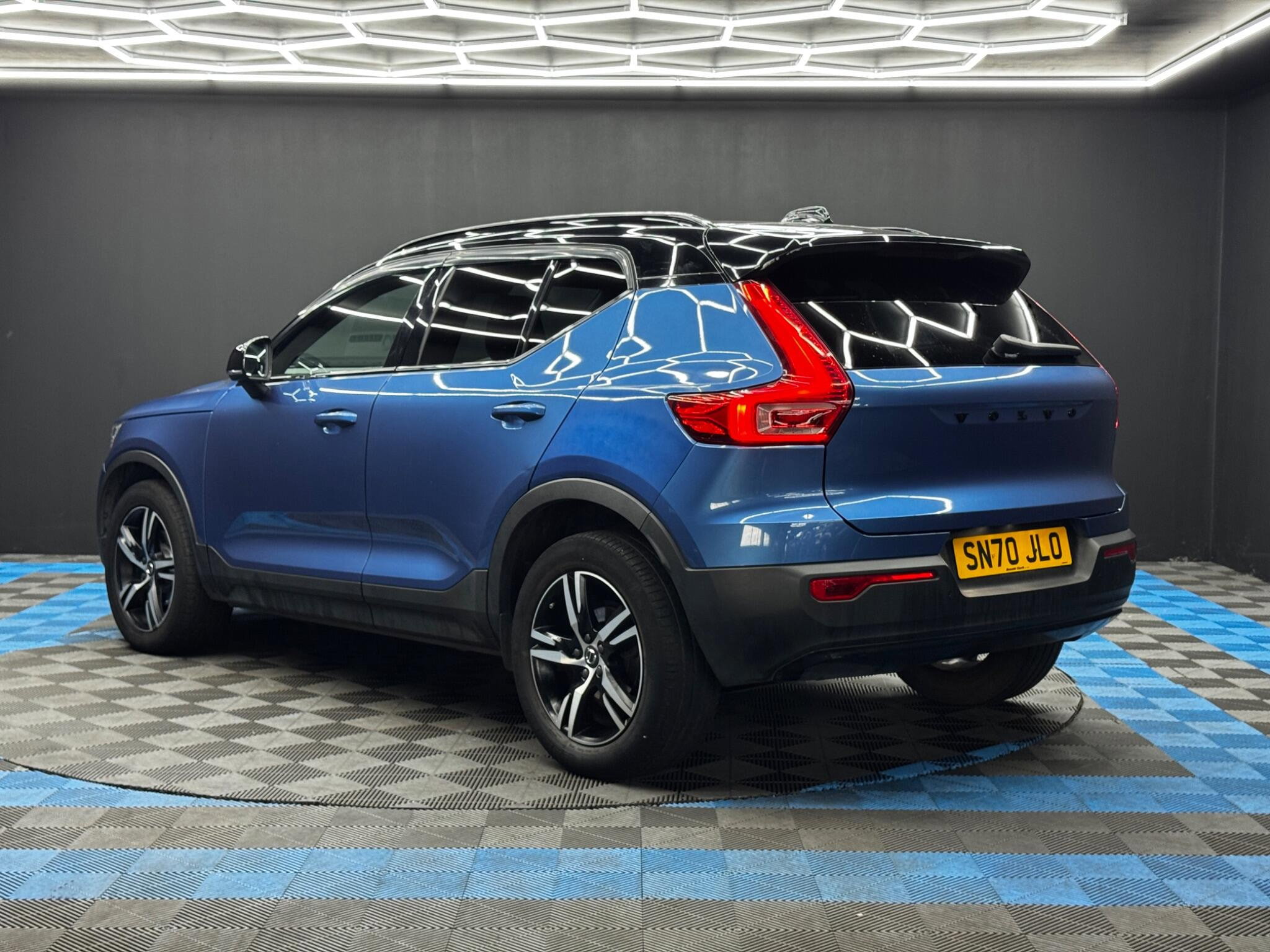 Volvo XC40 1.5 T3 R-Design Euro 6 (s/s) 5dr 5dr Manual 2026