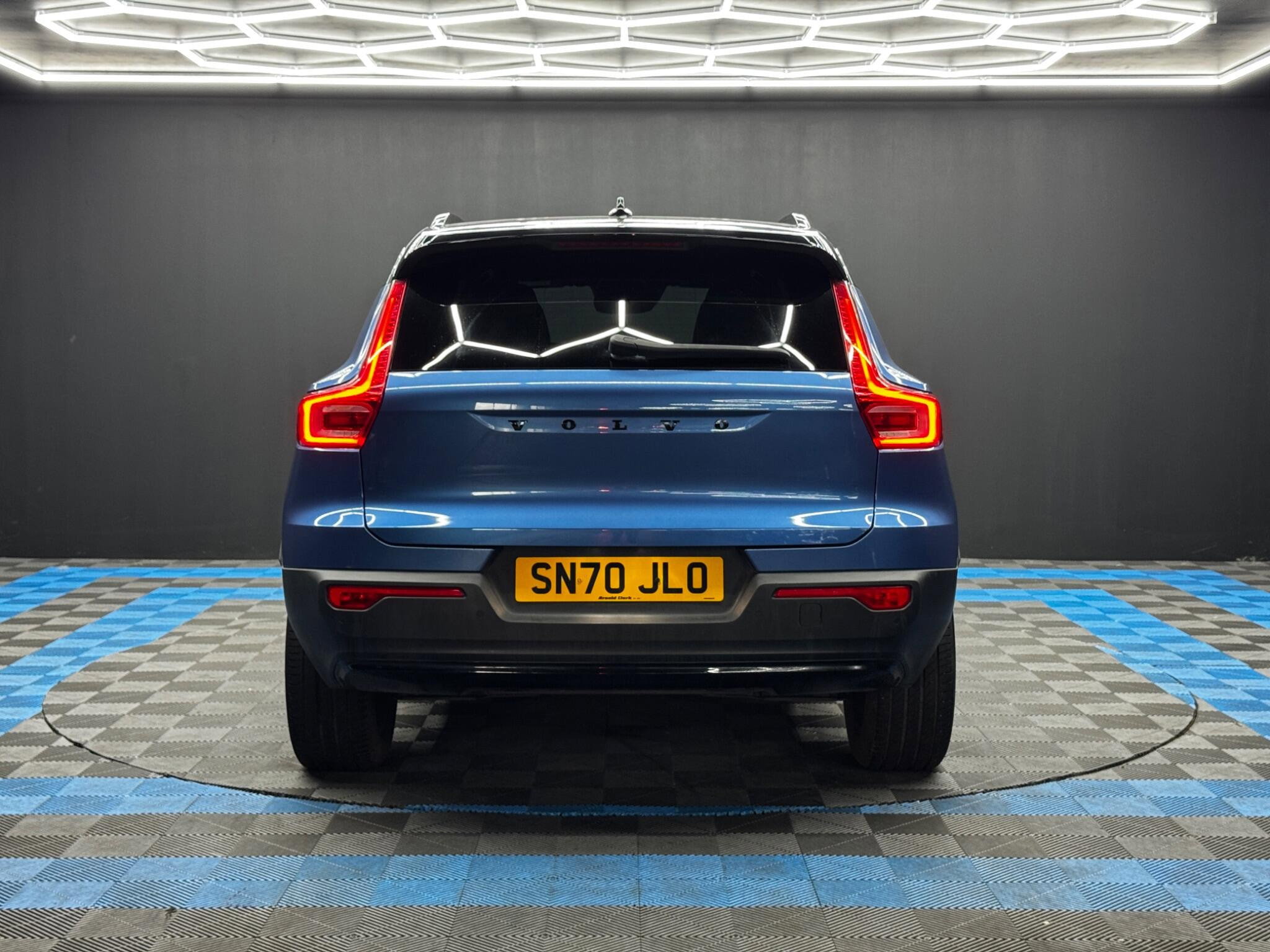 Volvo XC40 1.5 T3 R-Design Euro 6 (s/s) 5dr 5dr Manual 2026