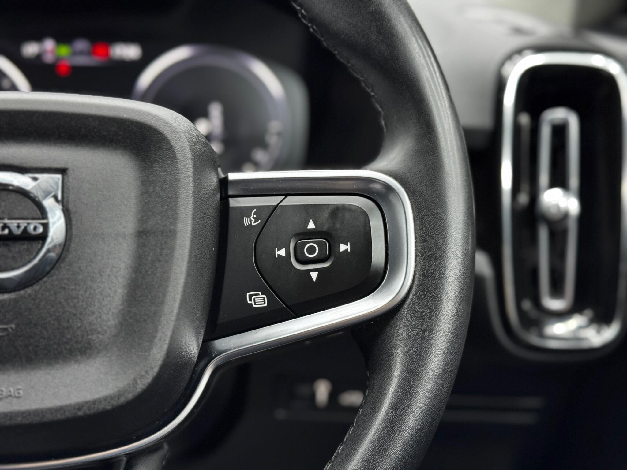 Volvo XC40 1.5h T4 Recharge 10.7kWh Plus Auto Euro 6 (s/s) 5dr 5dr Automatic 2026