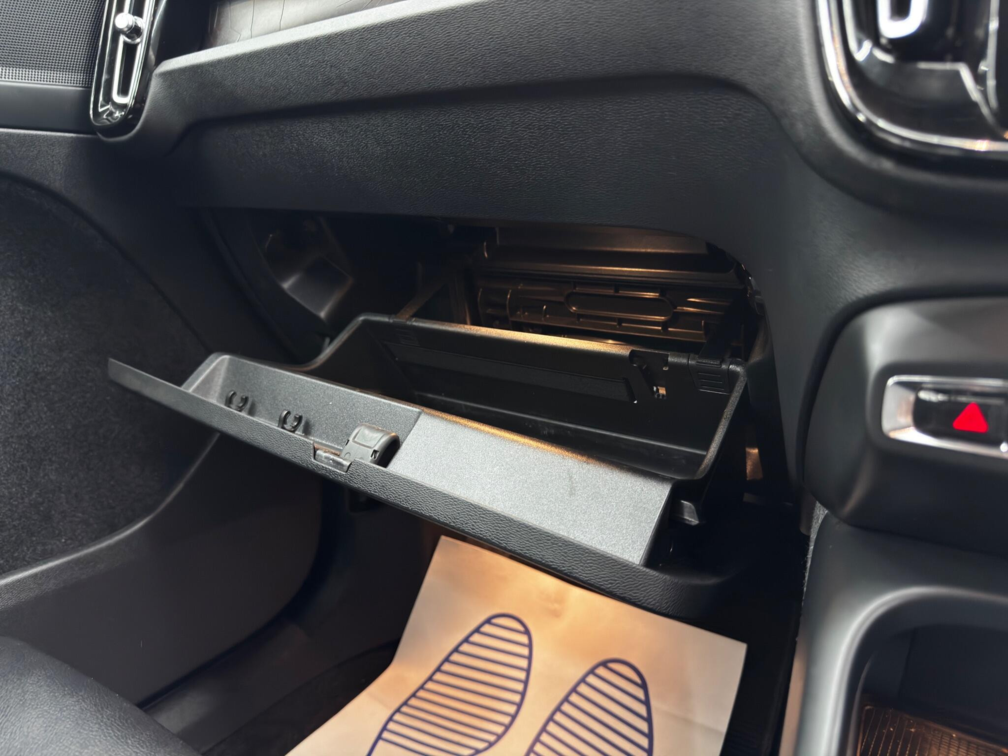 Volvo XC40 1.5h T4 Recharge 10.7kWh Plus Auto Euro 6 (s/s) 5dr 5dr Automatic 2026