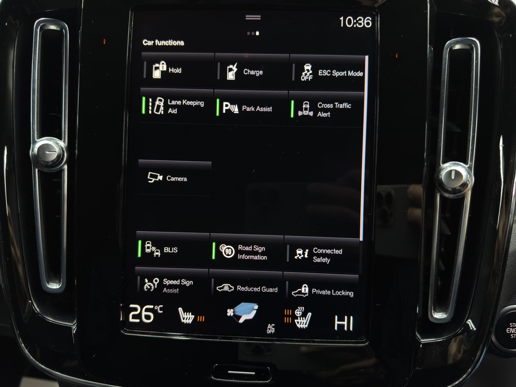 Volvo XC40 1.5h T4 Recharge 10.7kWh Plus Auto Euro 6 (s/s) 5dr 5dr Automatic 2026