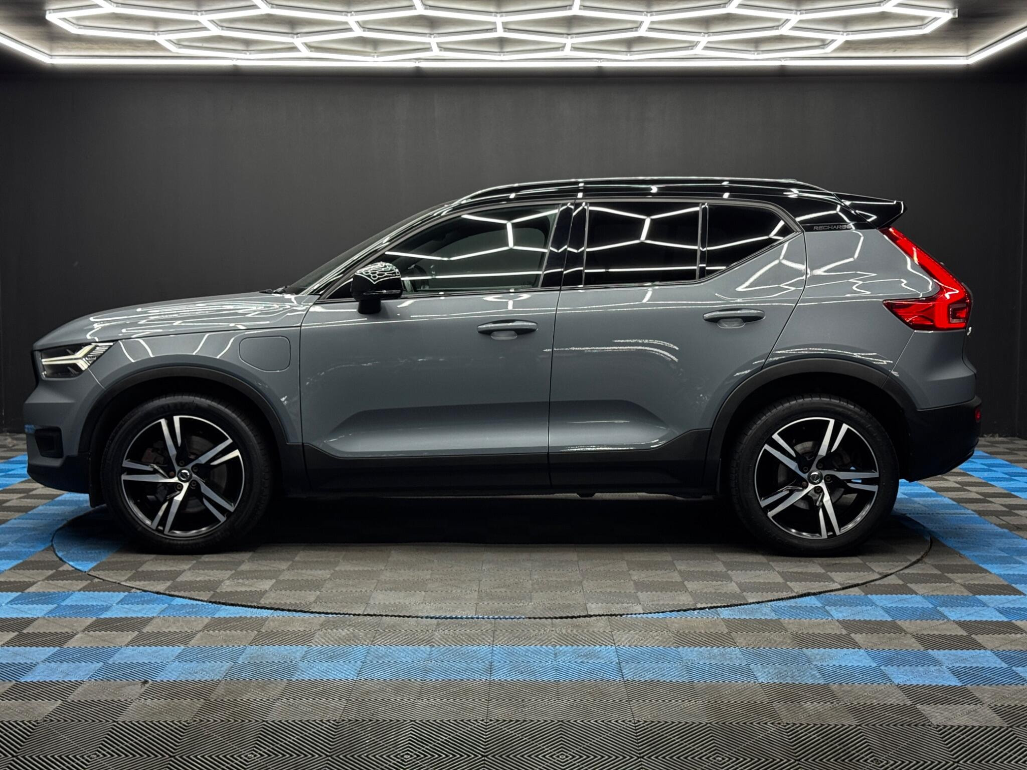 Volvo XC40 1.5h T5 Twin Engine Recharge 10.7kWh R-Design Auto Euro 6 (s/s) 5dr 5dr Automatic 2026