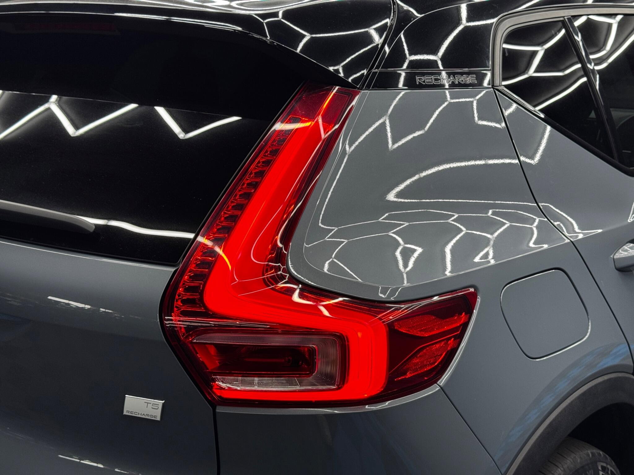 Volvo XC40 1.5h T5 Twin Engine Recharge 10.7kWh R-Design Auto Euro 6 (s/s) 5dr 5dr Automatic 2026