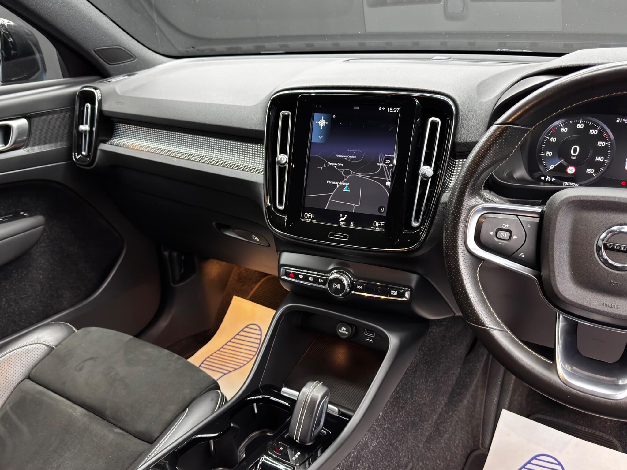 Volvo XC40 1.5h T5 Twin Engine Recharge 10.7kWh R-Design Auto Euro 6 (s/s) 5dr 5dr Automatic 2026