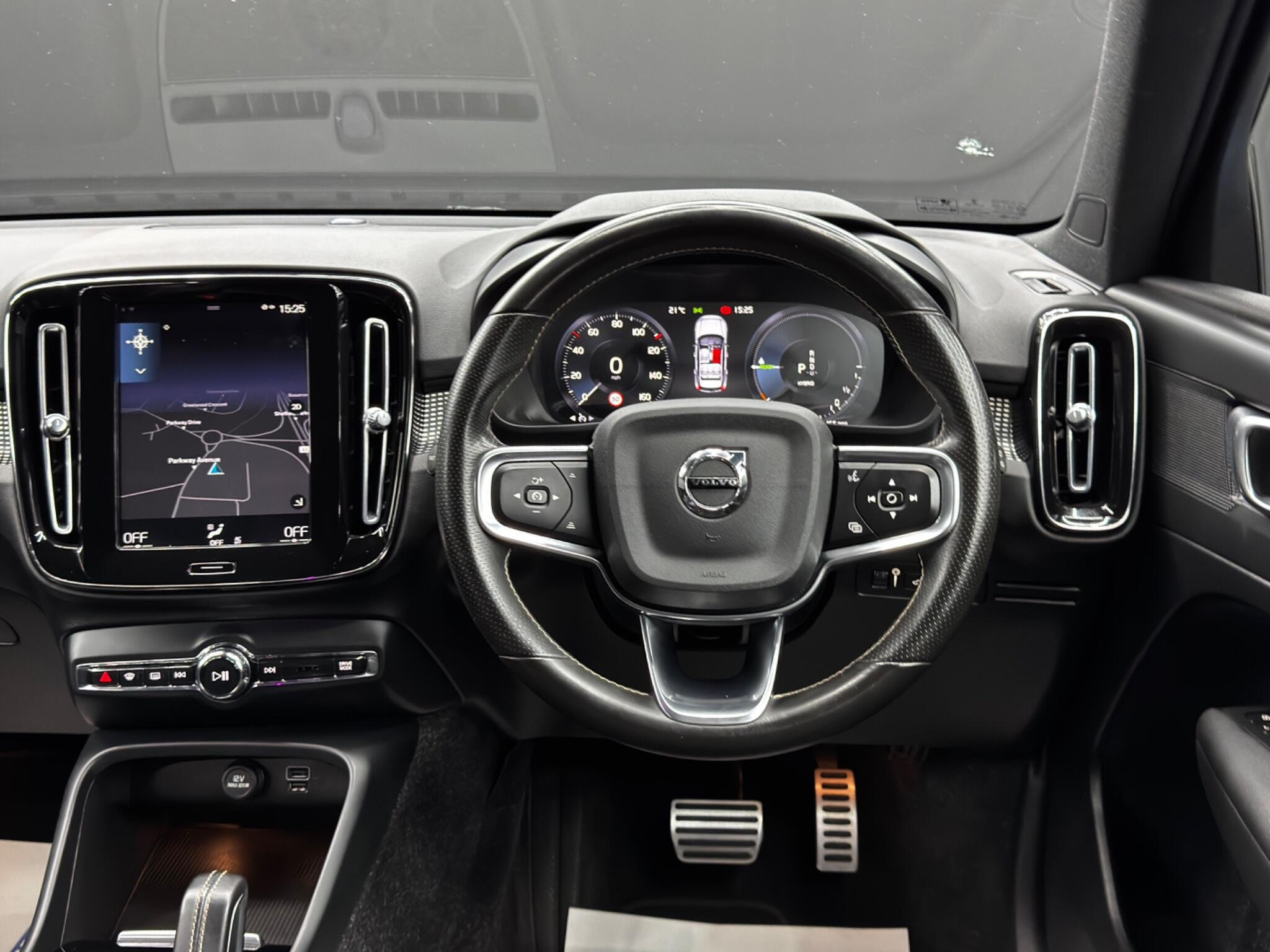 Volvo XC40 1.5h T5 Twin Engine Recharge 10.7kWh R-Design Auto Euro 6 (s/s) 5dr 5dr Automatic 2026