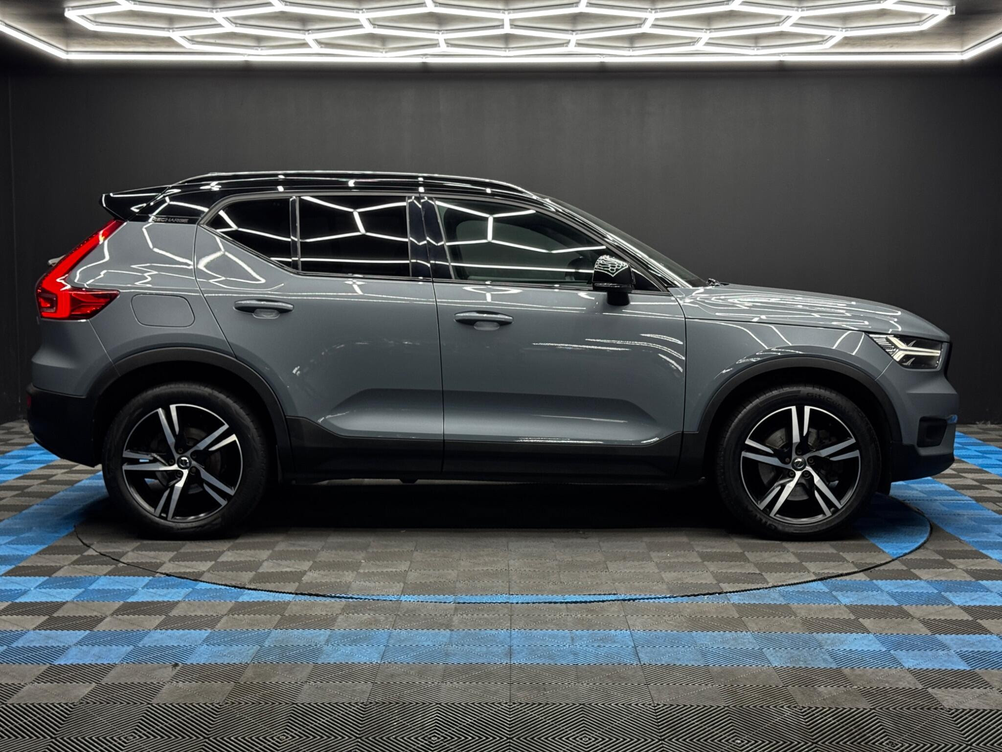 Volvo XC40 1.5h T5 Twin Engine Recharge 10.7kWh R-Design Auto Euro 6 (s/s) 5dr 5dr Automatic 2026