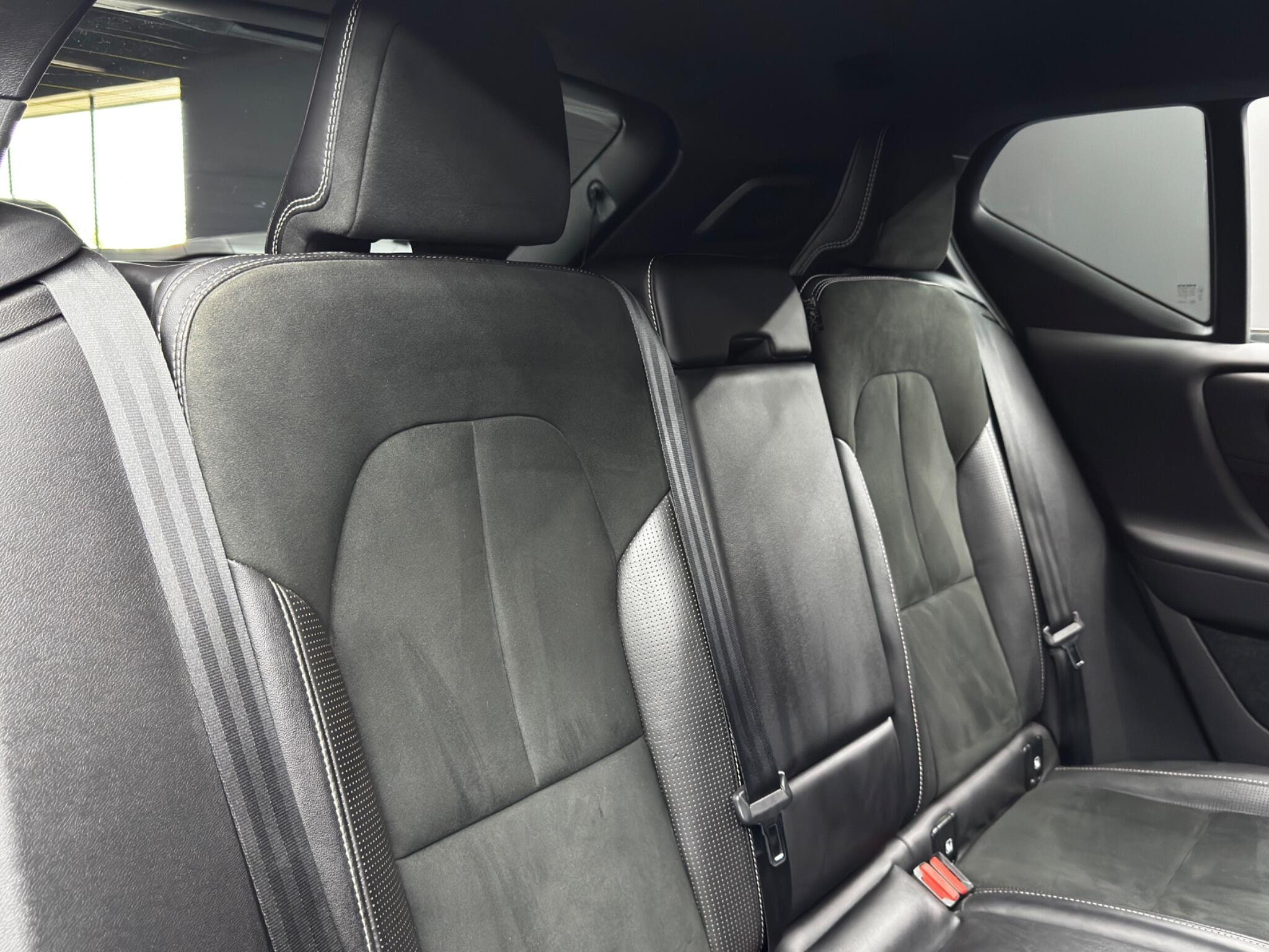 Volvo XC40 2.0 D3 R-Design Euro 6 (s/s) 5dr 5dr Manual 2026