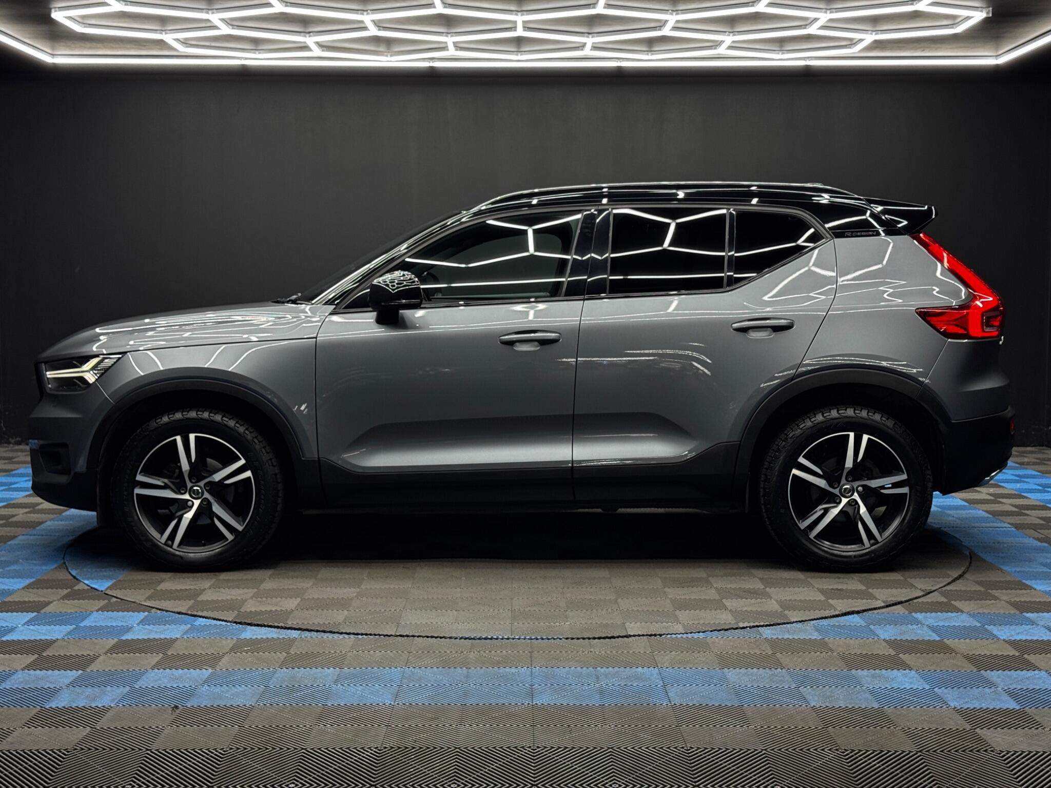 Volvo XC40 2.0 D3 R-Design Euro 6 (s/s) 5dr 5dr Manual 2026