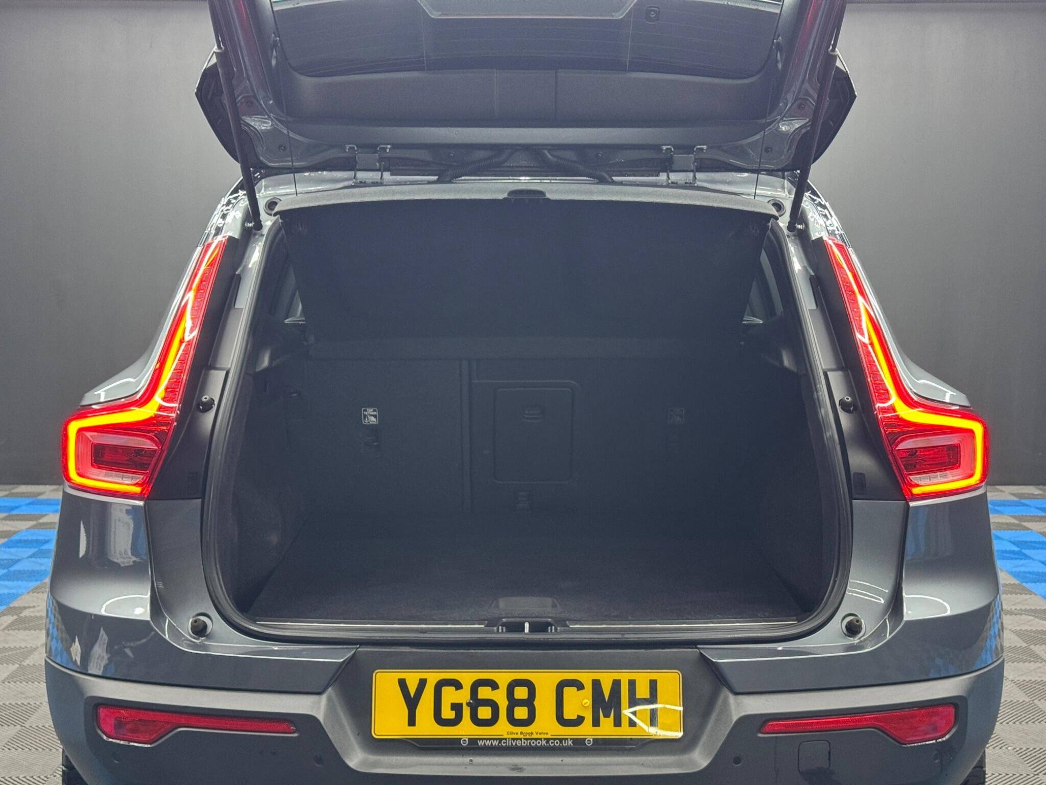 Volvo XC40 2.0 D3 R-Design Euro 6 (s/s) 5dr 5dr Manual 2026