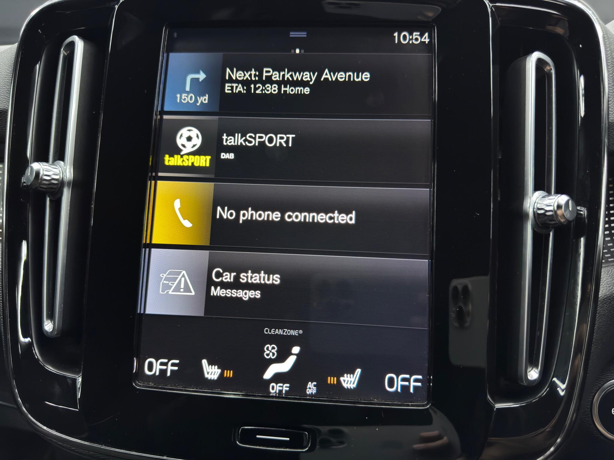 Volvo XC40 2.0 D3 R-Design Euro 6 (s/s) 5dr 5dr Manual 2026