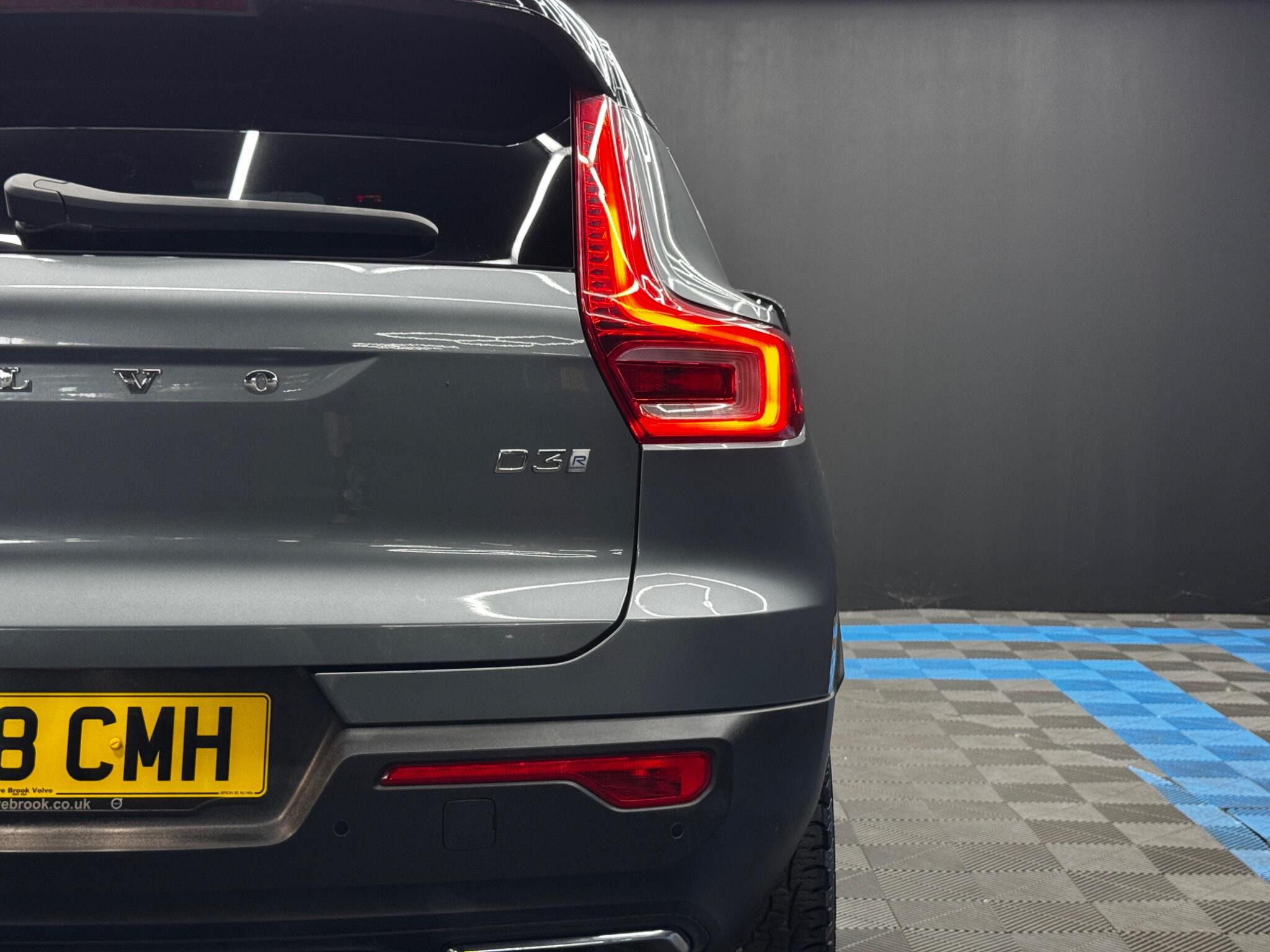 Volvo XC40 2.0 D3 R-Design Euro 6 (s/s) 5dr 5dr Manual 2026