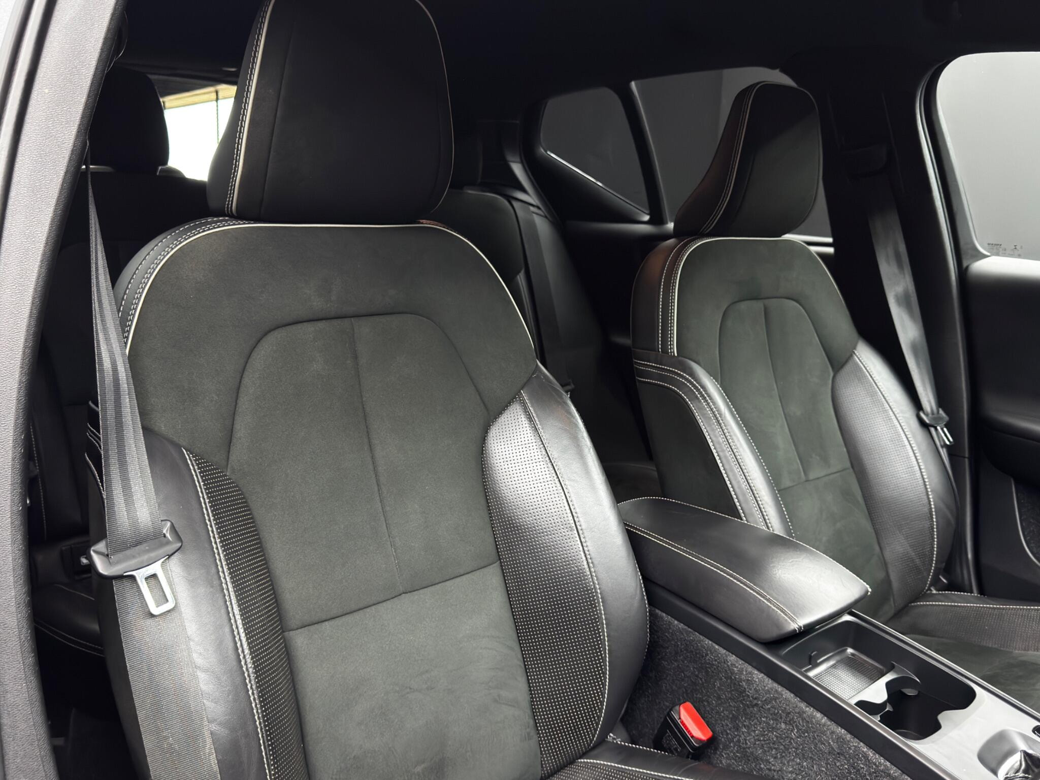 Volvo XC40 2.0 D3 R-Design Euro 6 (s/s) 5dr 5dr Manual 2026