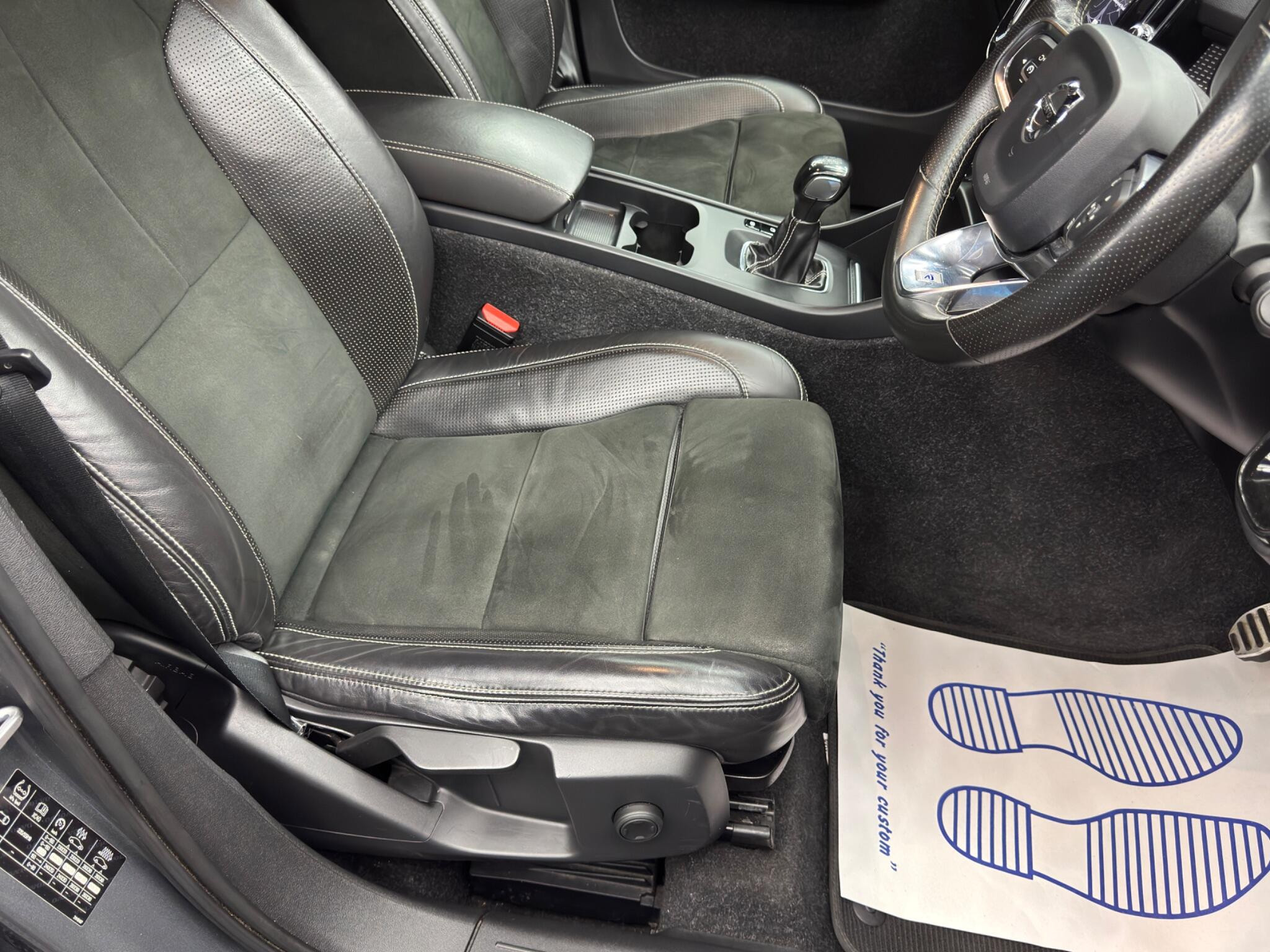 Volvo XC40 2.0 D3 R-Design Euro 6 (s/s) 5dr 5dr Manual 2026