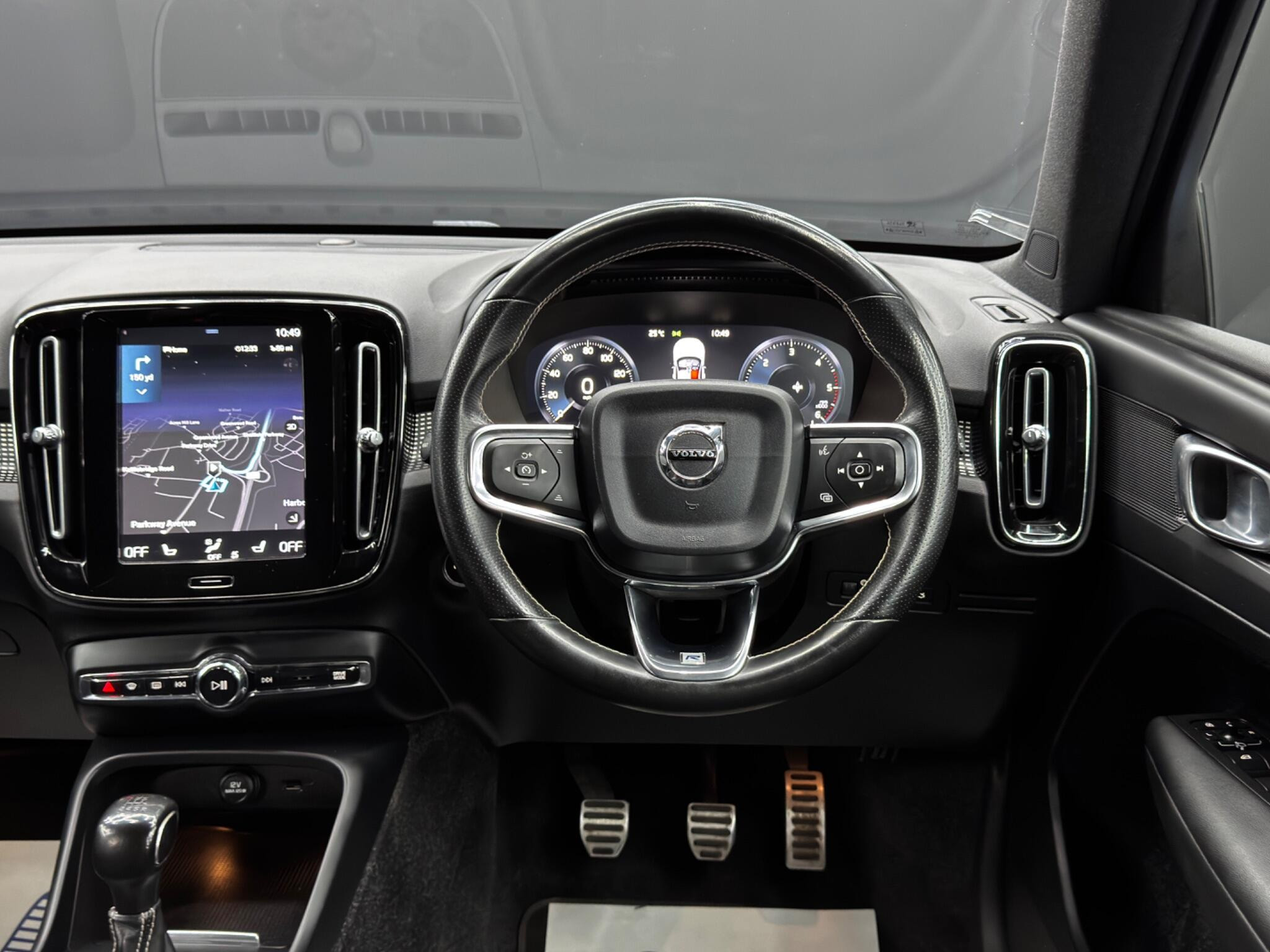 Volvo XC40 2.0 D3 R-Design Euro 6 (s/s) 5dr 5dr Manual 2026
