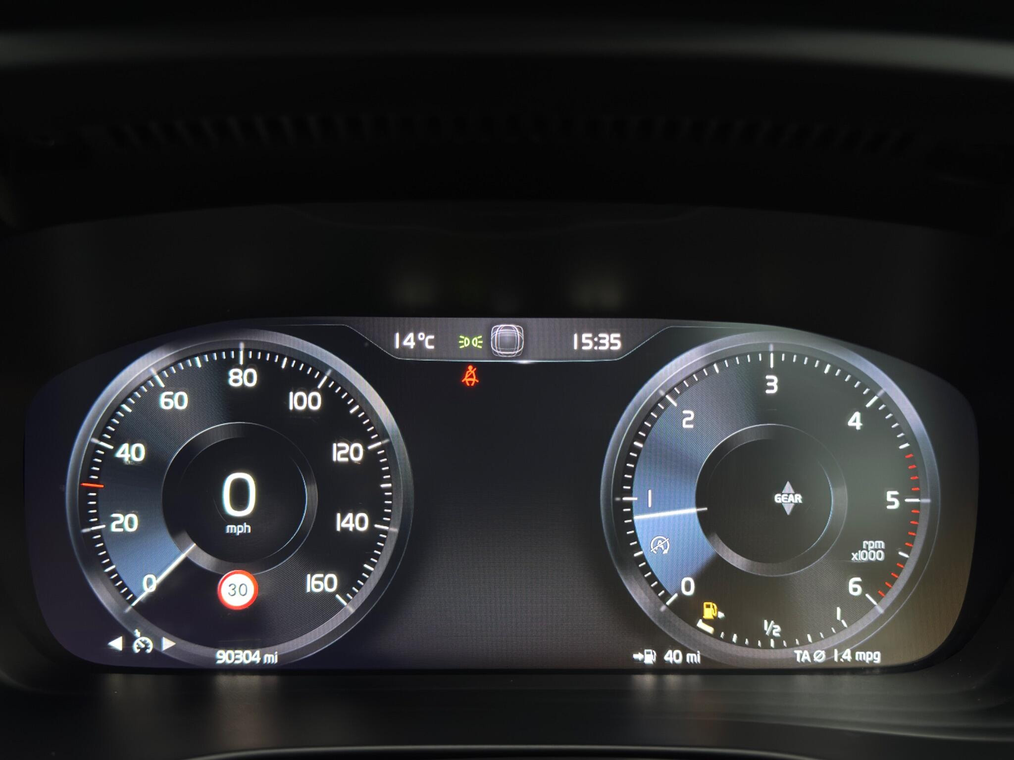 Volvo XC40 2.0 D3 R-Design Euro 6 (s/s) 5dr 5dr Manual 2026