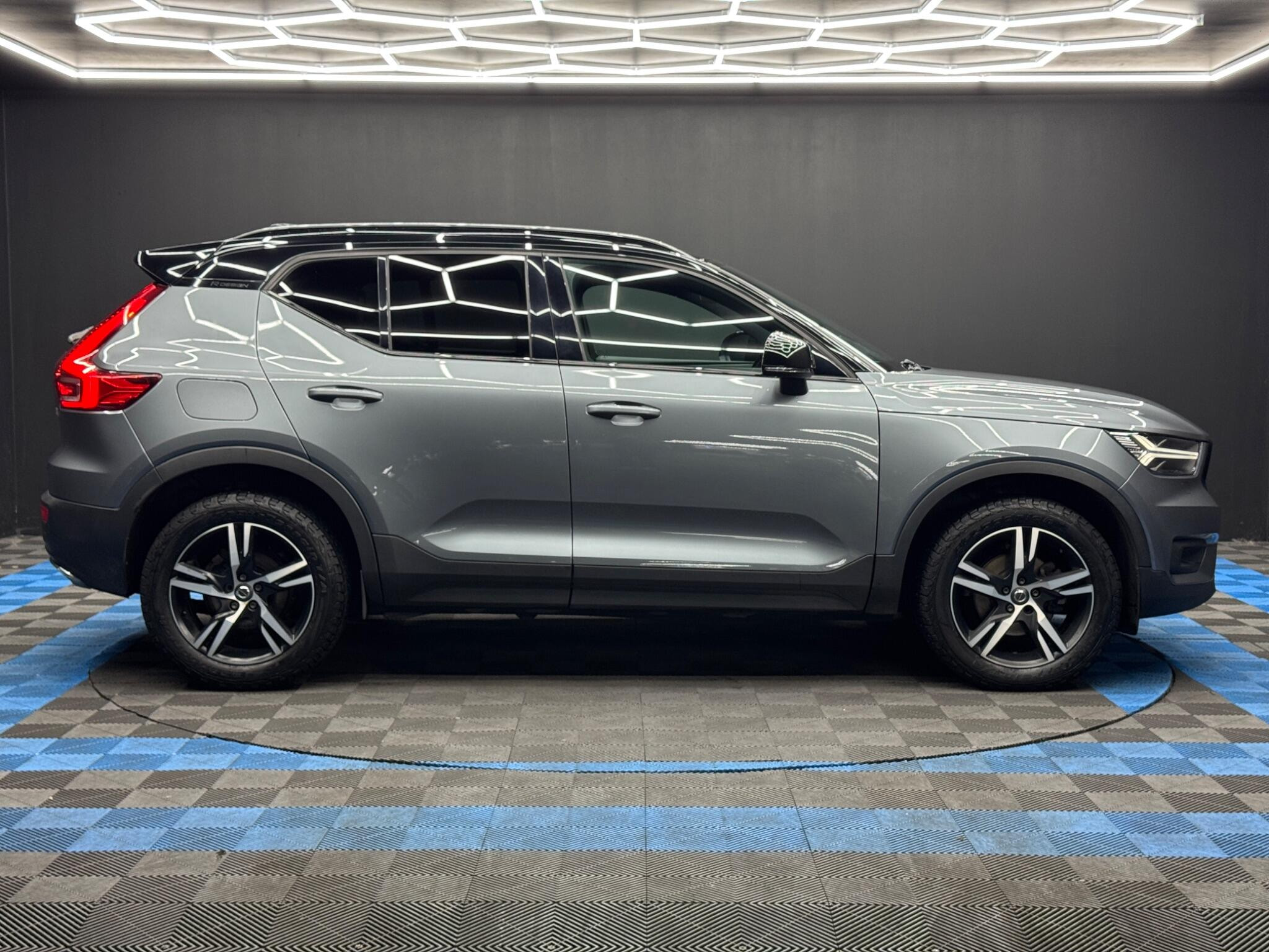Volvo XC40 2.0 D3 R-Design Euro 6 (s/s) 5dr 5dr Manual 2026