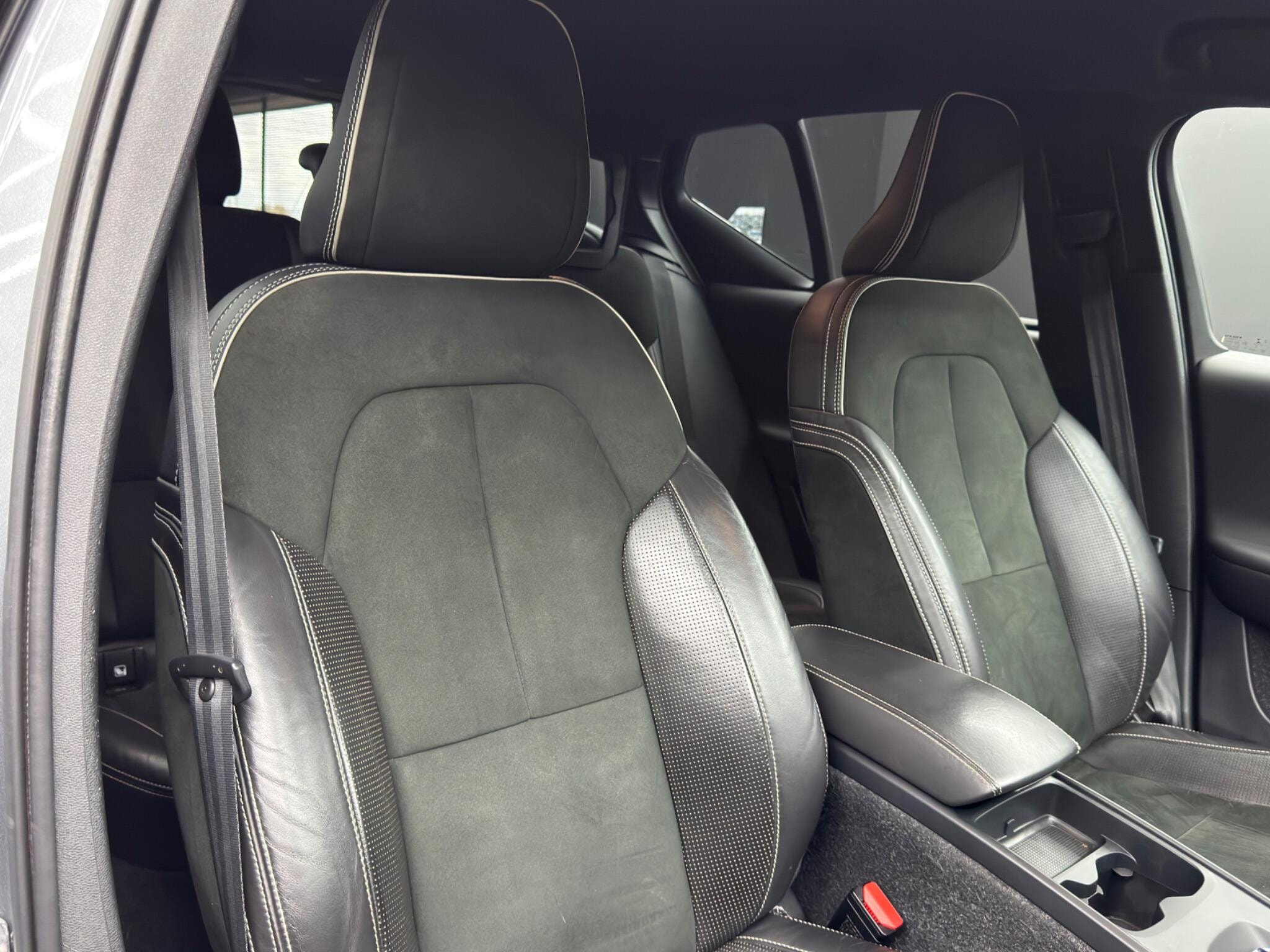 Volvo XC40 2.0 D3 R-Design Euro 6 (s/s) 5dr 5dr Manual 2026