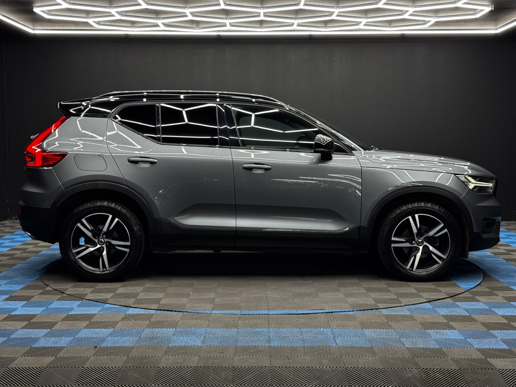 Volvo XC40 2.0 D3 R-Design Euro 6 (s/s) 5dr 5dr Manual 2026