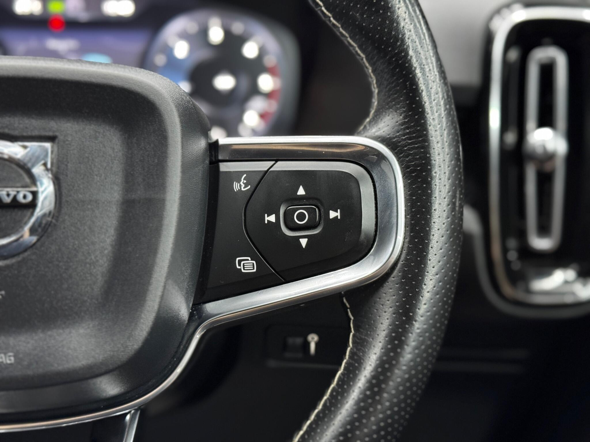 Volvo XC40 2.0 D3 R-Design Euro 6 (s/s) 5dr 5dr Manual 2026