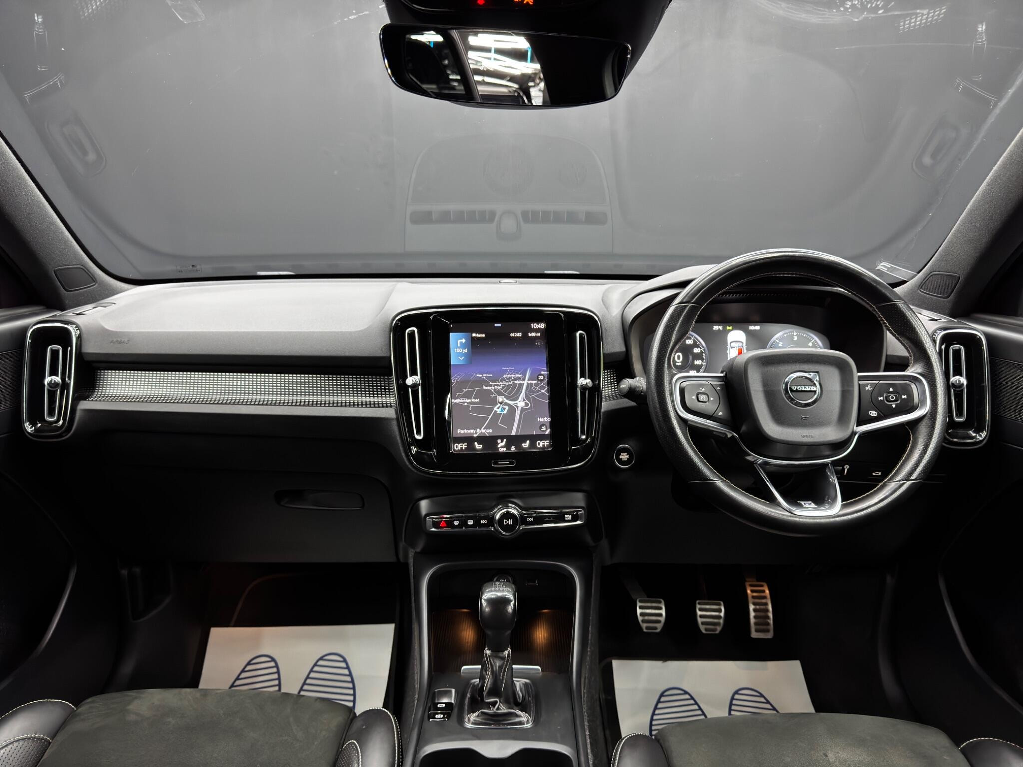 Volvo XC40 2.0 D3 R-Design Euro 6 (s/s) 5dr 5dr Manual 2026