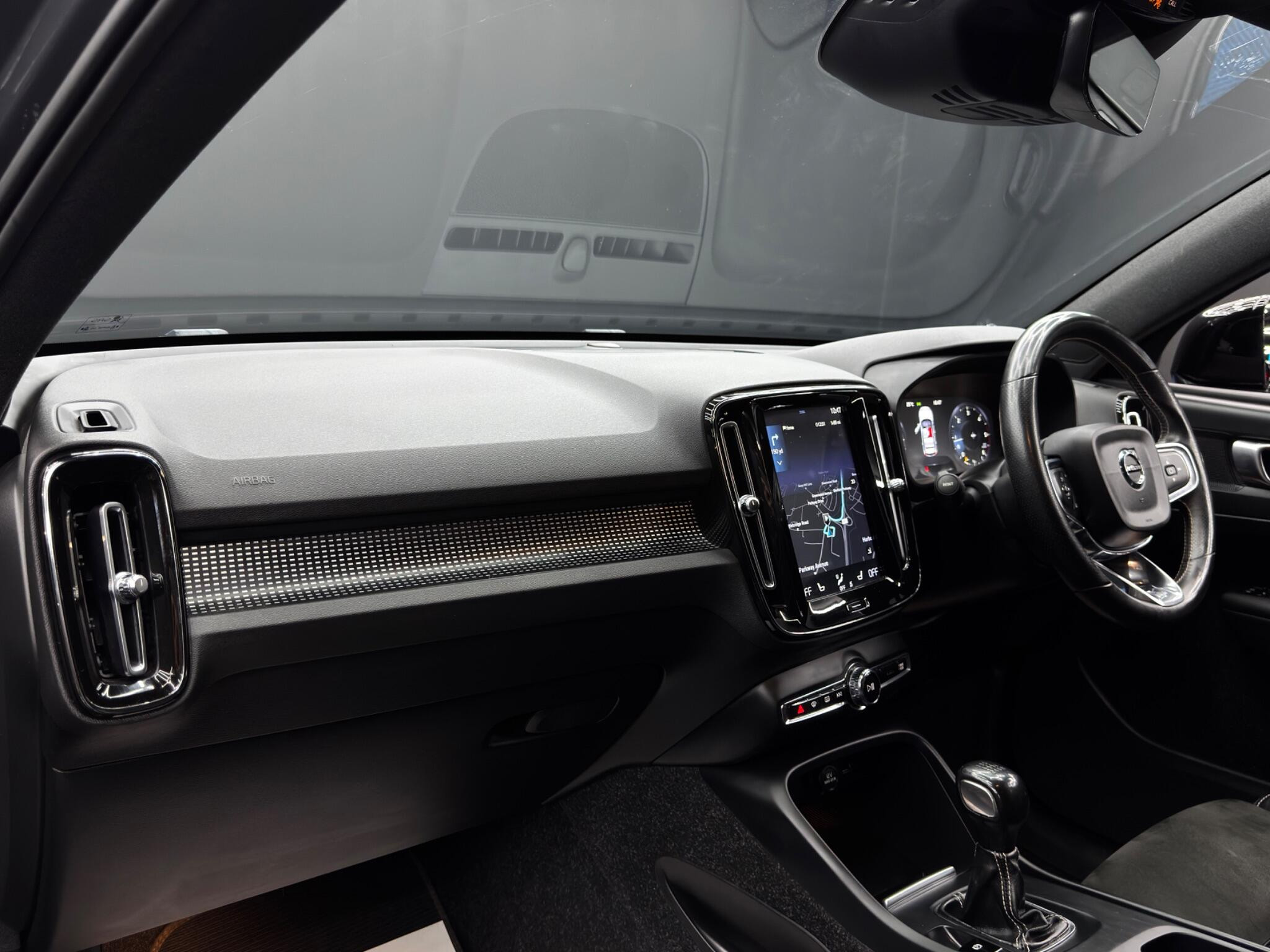 Volvo XC40 2.0 D3 R-Design Euro 6 (s/s) 5dr 5dr Manual 2026
