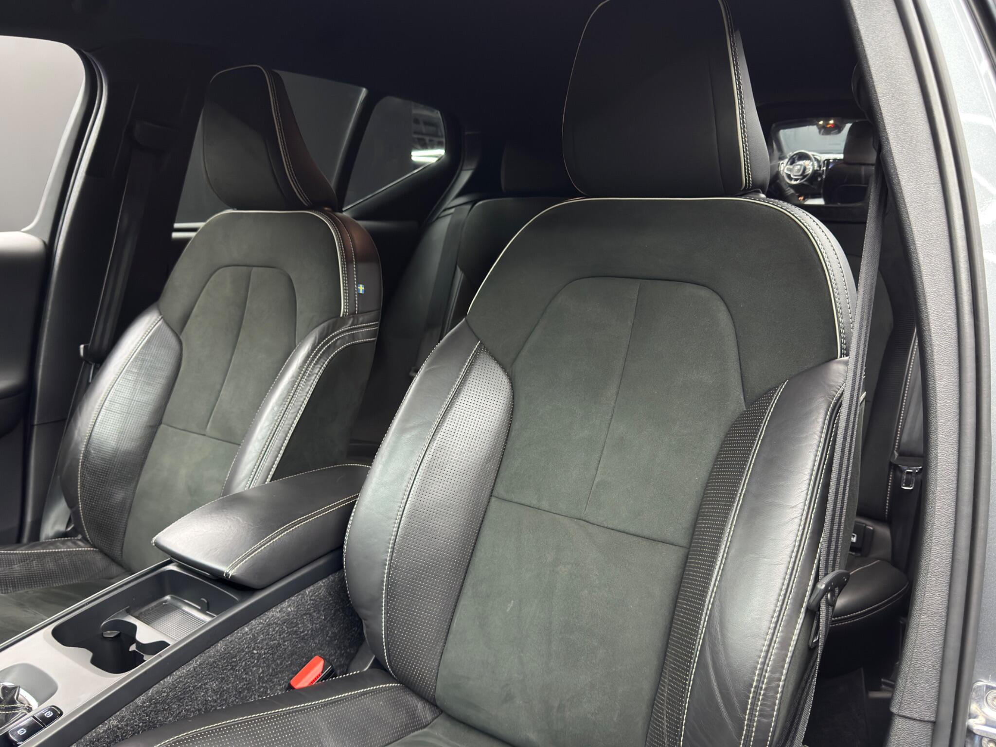 Volvo XC40 2.0 D3 R-Design Euro 6 (s/s) 5dr 5dr Manual 2026