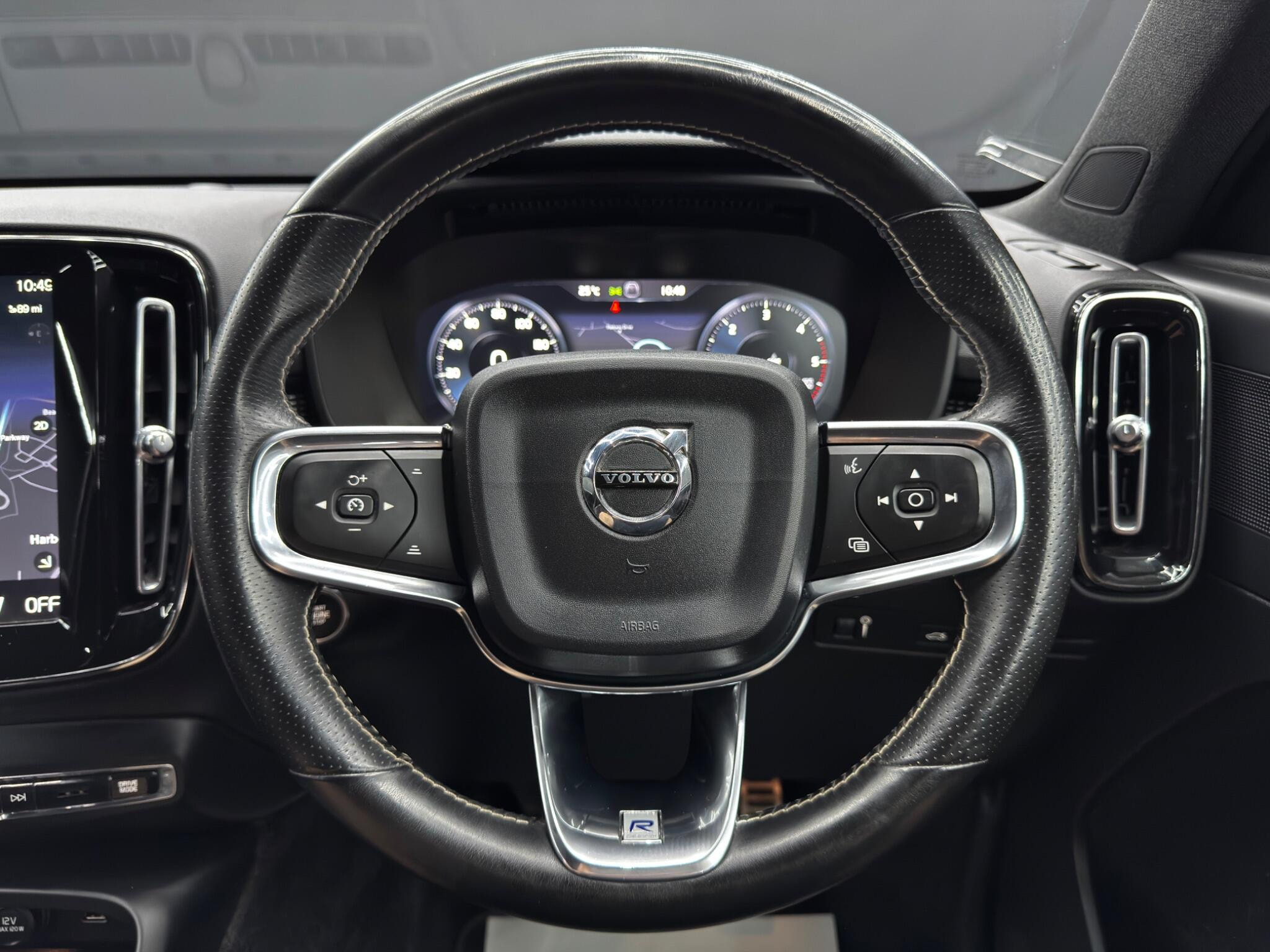 Volvo XC40 2.0 D3 R-Design Euro 6 (s/s) 5dr 5dr Manual 2026