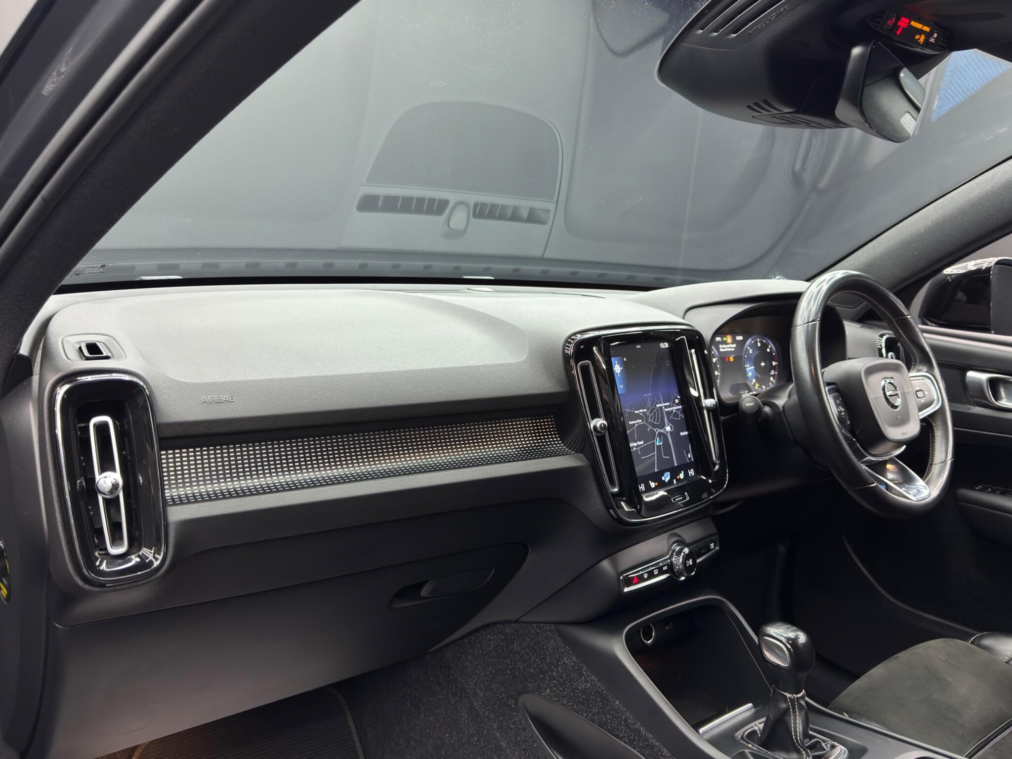 Volvo XC40 2.0 D3 R-Design Euro 6 (s/s) 5dr 5dr Manual 2026