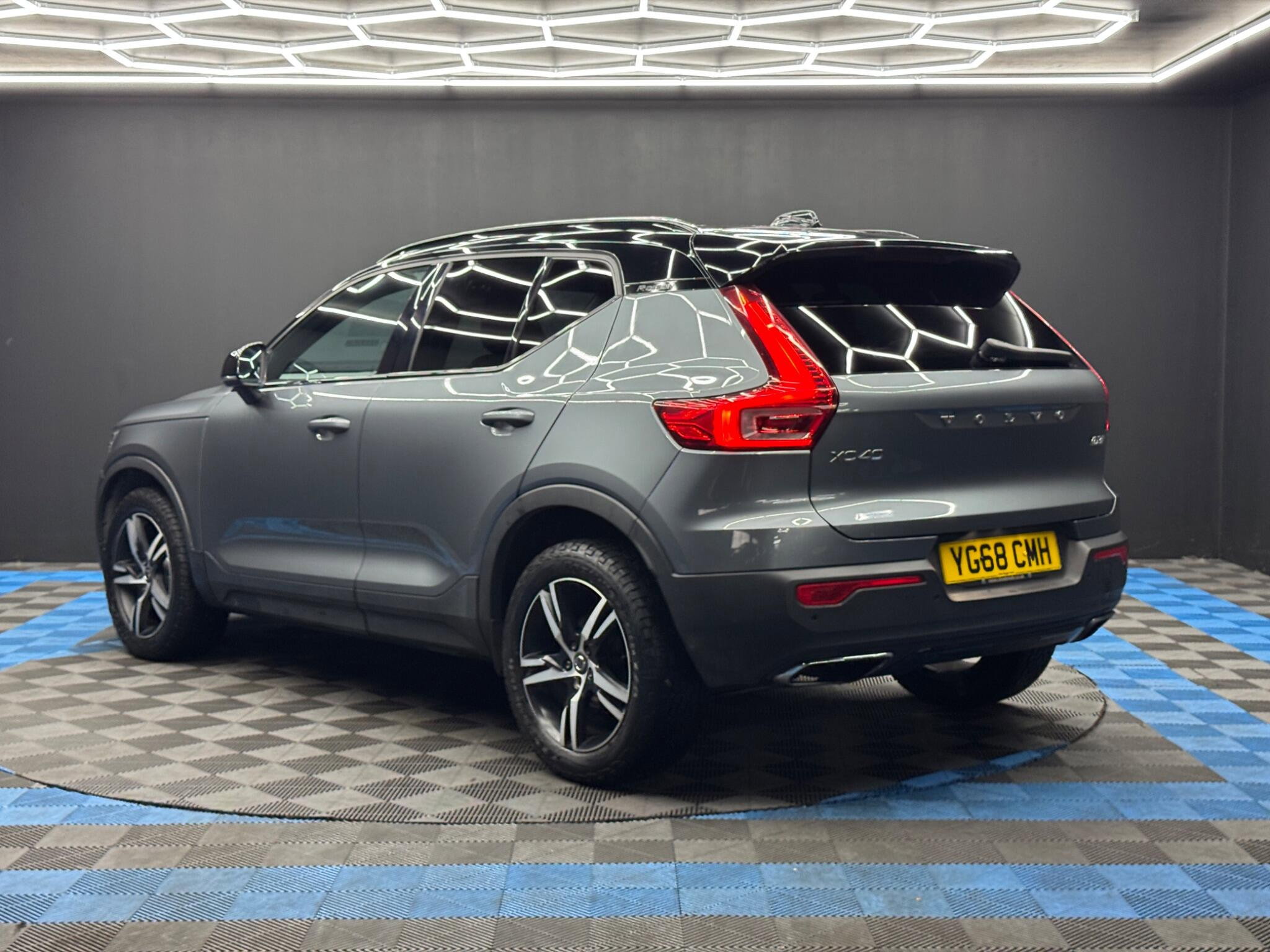 Volvo XC40 2.0 D3 R-Design Euro 6 (s/s) 5dr 5dr Manual 2026