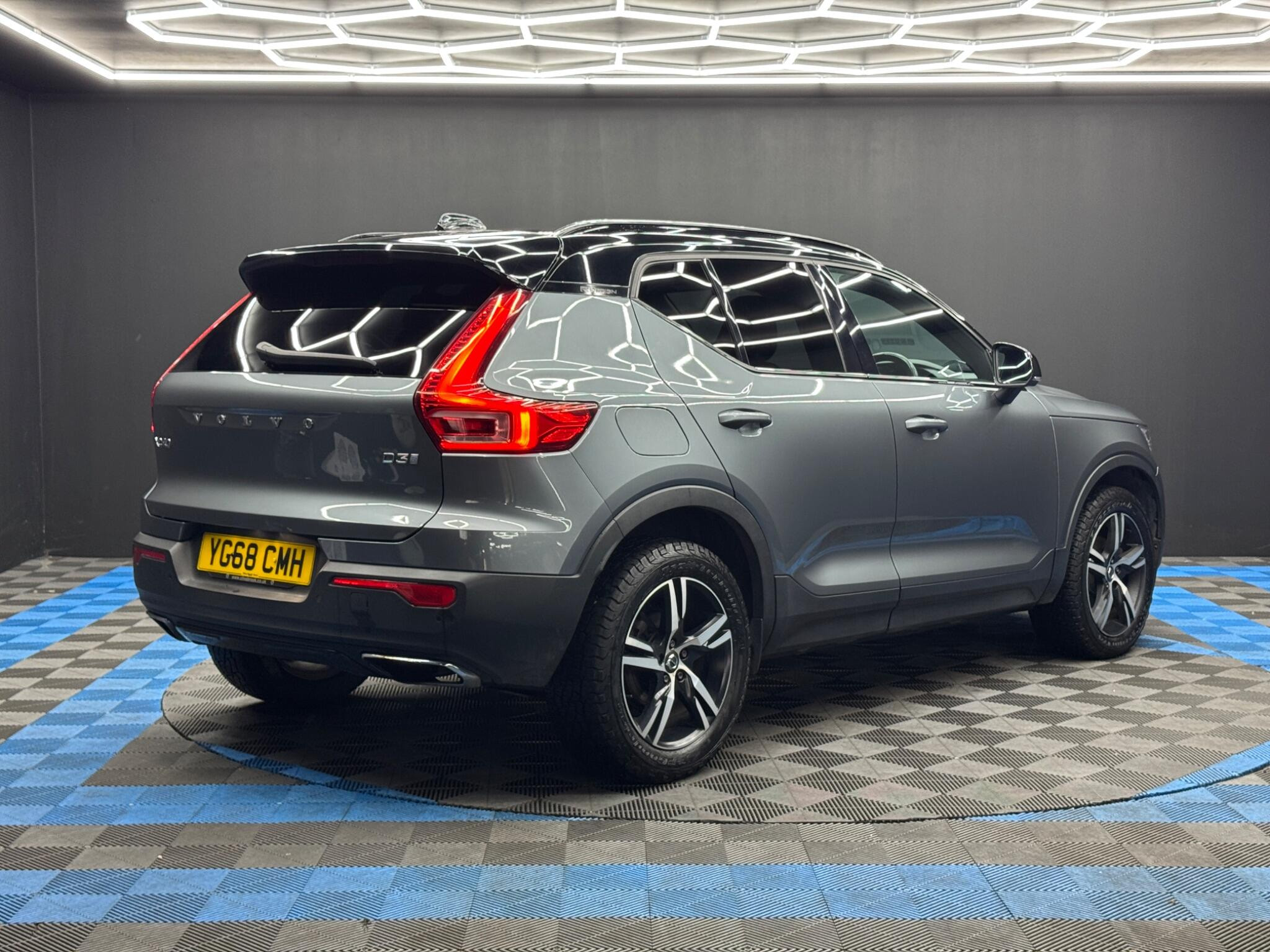 Volvo XC40 2.0 D3 R-Design Euro 6 (s/s) 5dr 5dr Manual 2026