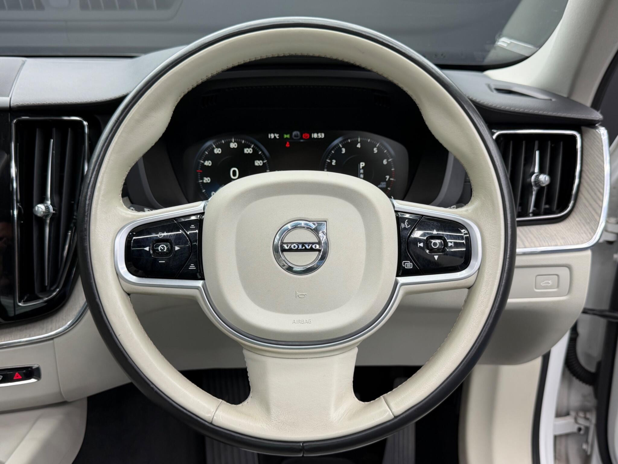 Volvo XC60 2.0 T5 Inscription Auto AWD Euro 6 (s/s) 5dr 5dr Automatic 2026