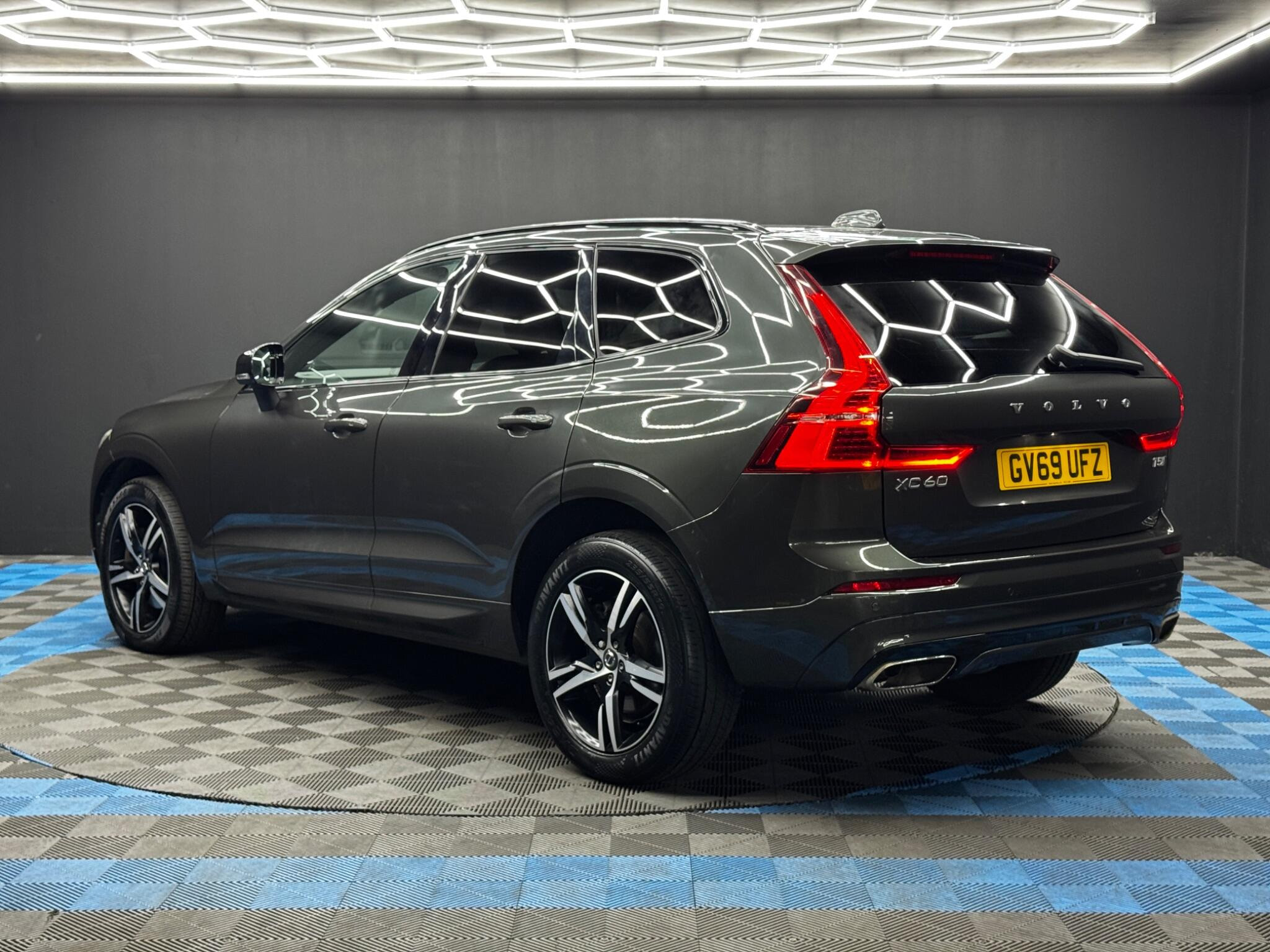 Volvo XC60 2.0 T5 R-Design Auto AWD Euro 6 (s/s) 5dr 5dr Automatic 2026