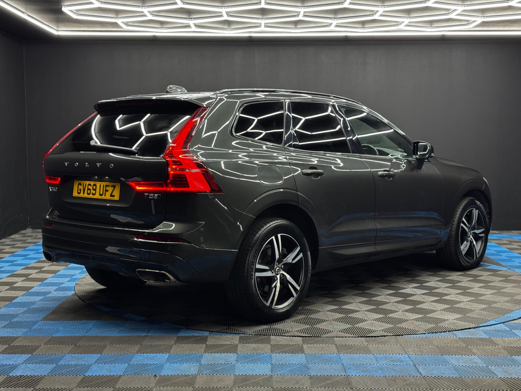 Volvo XC60 2.0 T5 R-Design Auto AWD Euro 6 (s/s) 5dr 5dr Automatic 2026