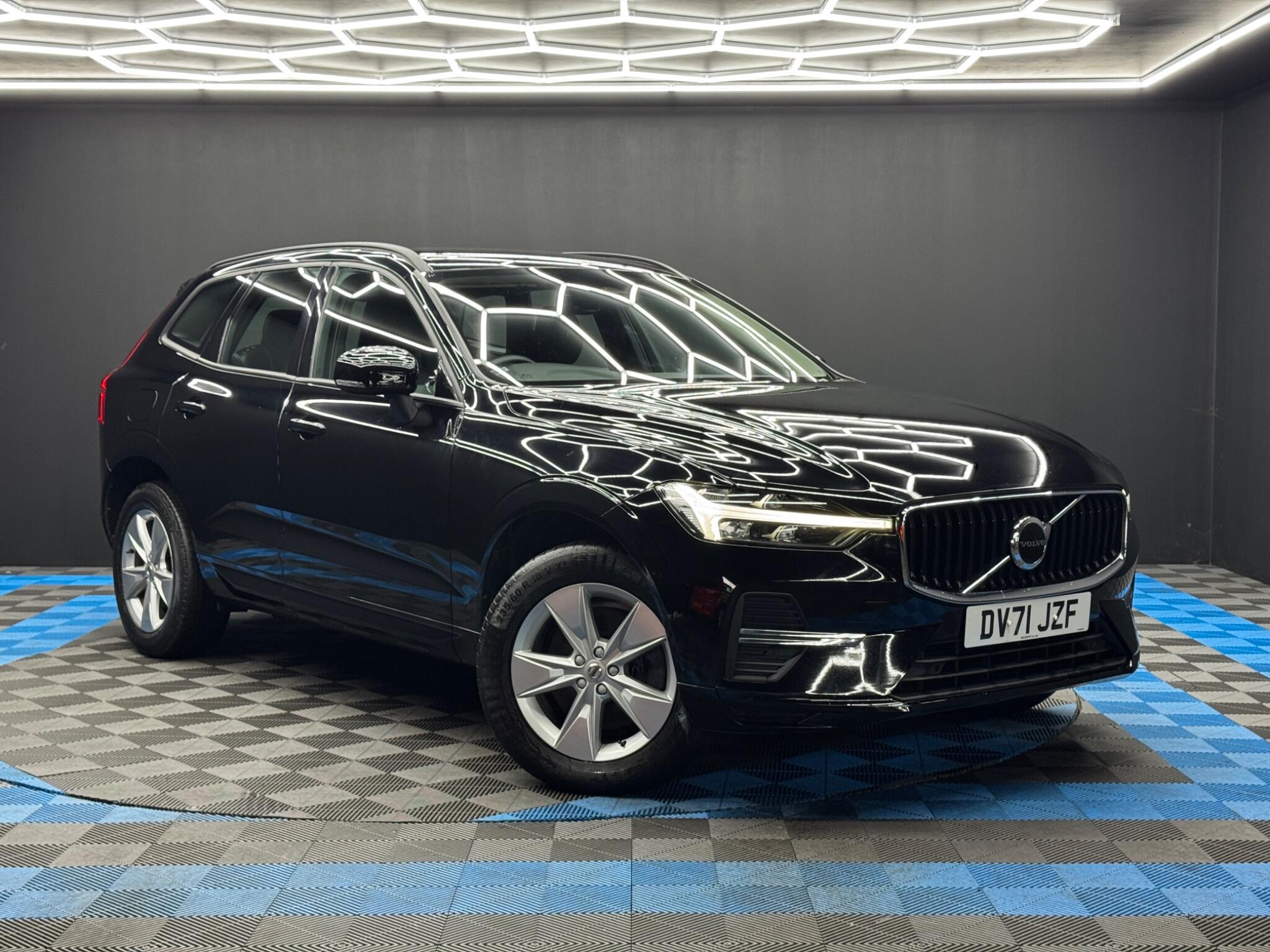 Volvo XC60 2.0 B4 MHEV Momentum Auto AWD Euro 6 (s/s) 5dr 5dr Automatic 2026