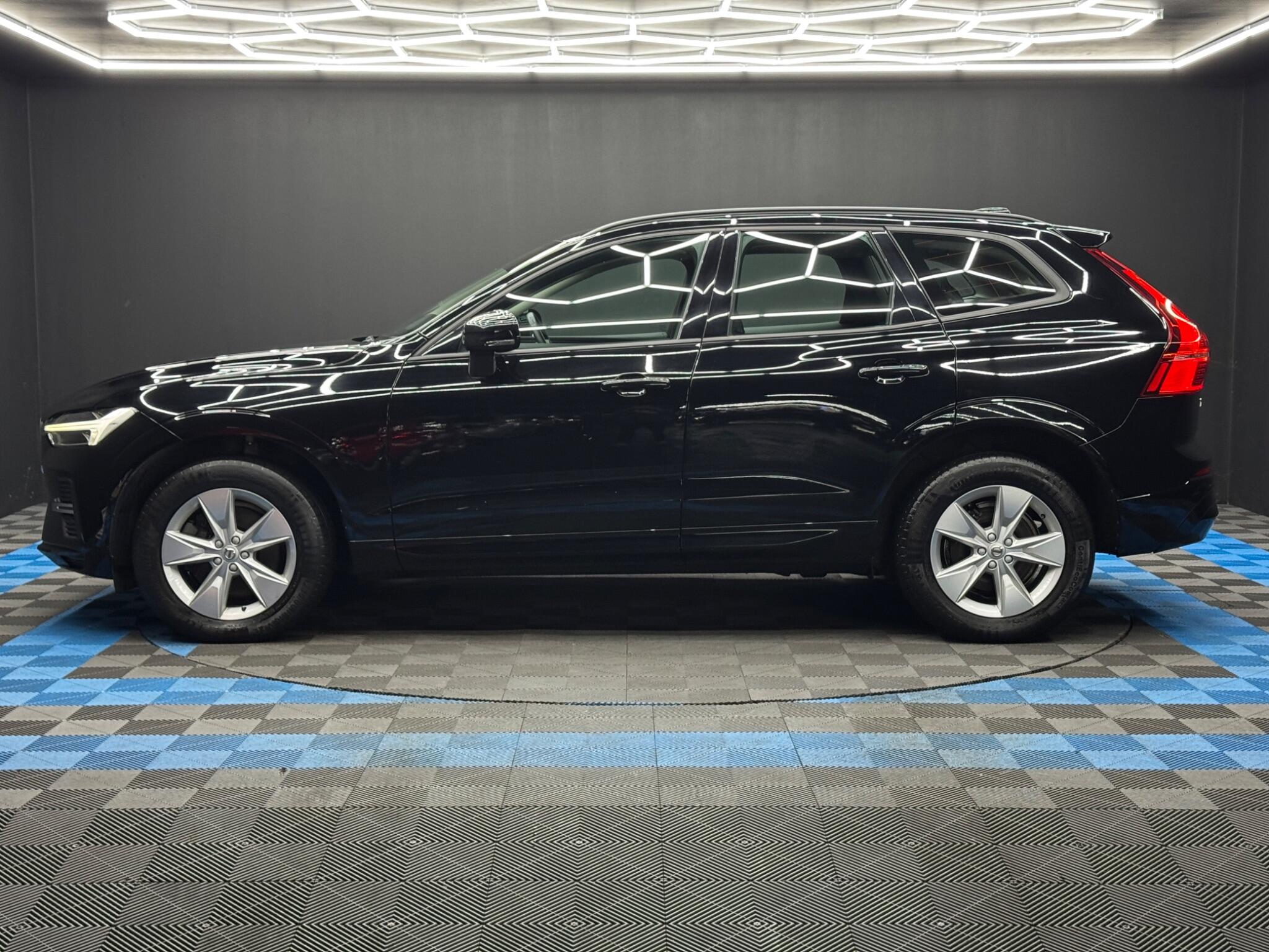 Volvo XC60 2.0 B4 MHEV Momentum Auto AWD Euro 6 (s/s) 5dr 5dr Automatic 2026