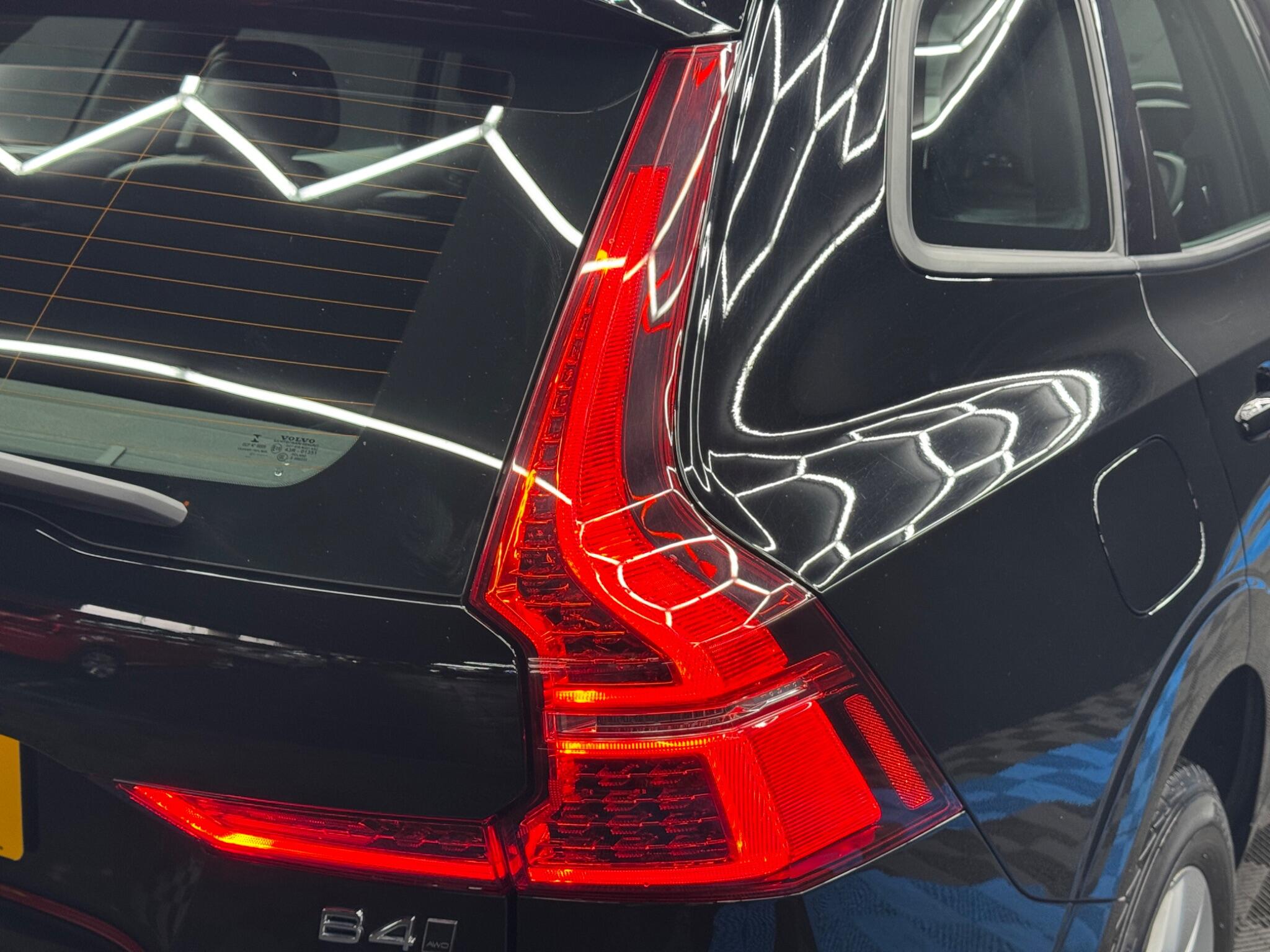 Volvo XC60 2.0 B4 MHEV Momentum Auto AWD Euro 6 (s/s) 5dr 5dr Automatic 2026