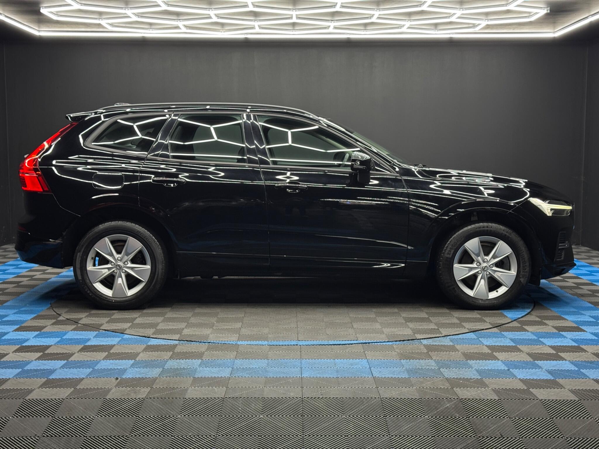 Volvo XC60 2.0 B4 MHEV Momentum Auto AWD Euro 6 (s/s) 5dr 5dr Automatic 2026