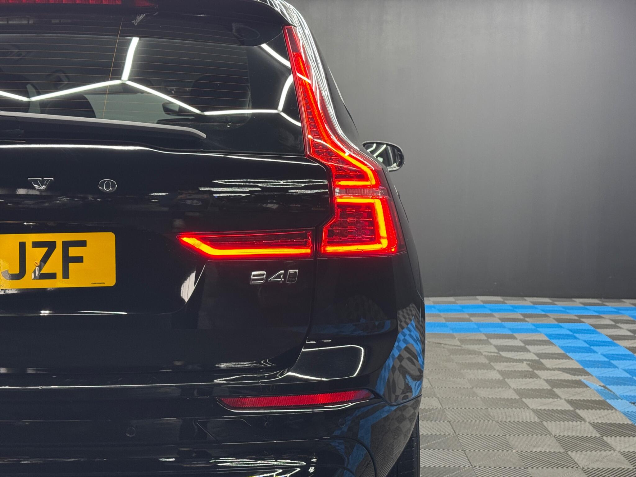 Volvo XC60 2.0 B4 MHEV Momentum Auto AWD Euro 6 (s/s) 5dr 5dr Automatic 2026