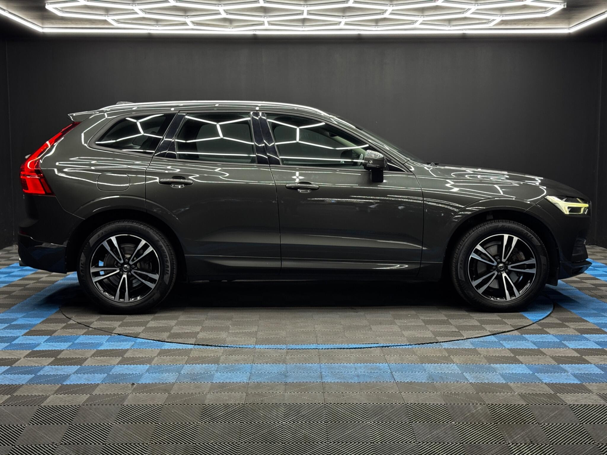 Volvo XC60 2.0 D4 Momentum AWD Euro 6 (s/s) 5dr 5dr Manual 2026