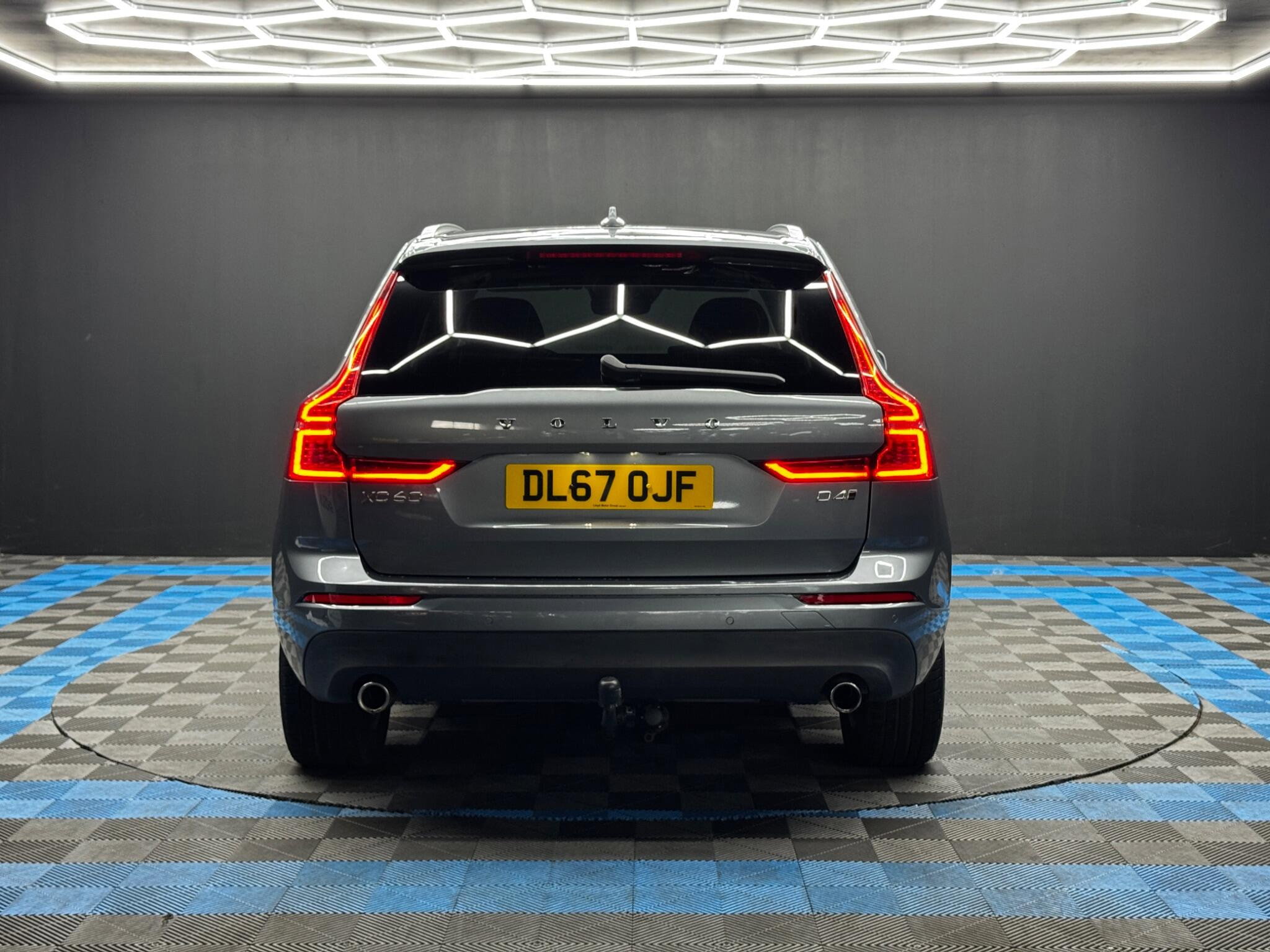 Volvo XC60 2.0 D4 Momentum AWD Euro 6 (s/s) 5dr 5dr Manual 2026