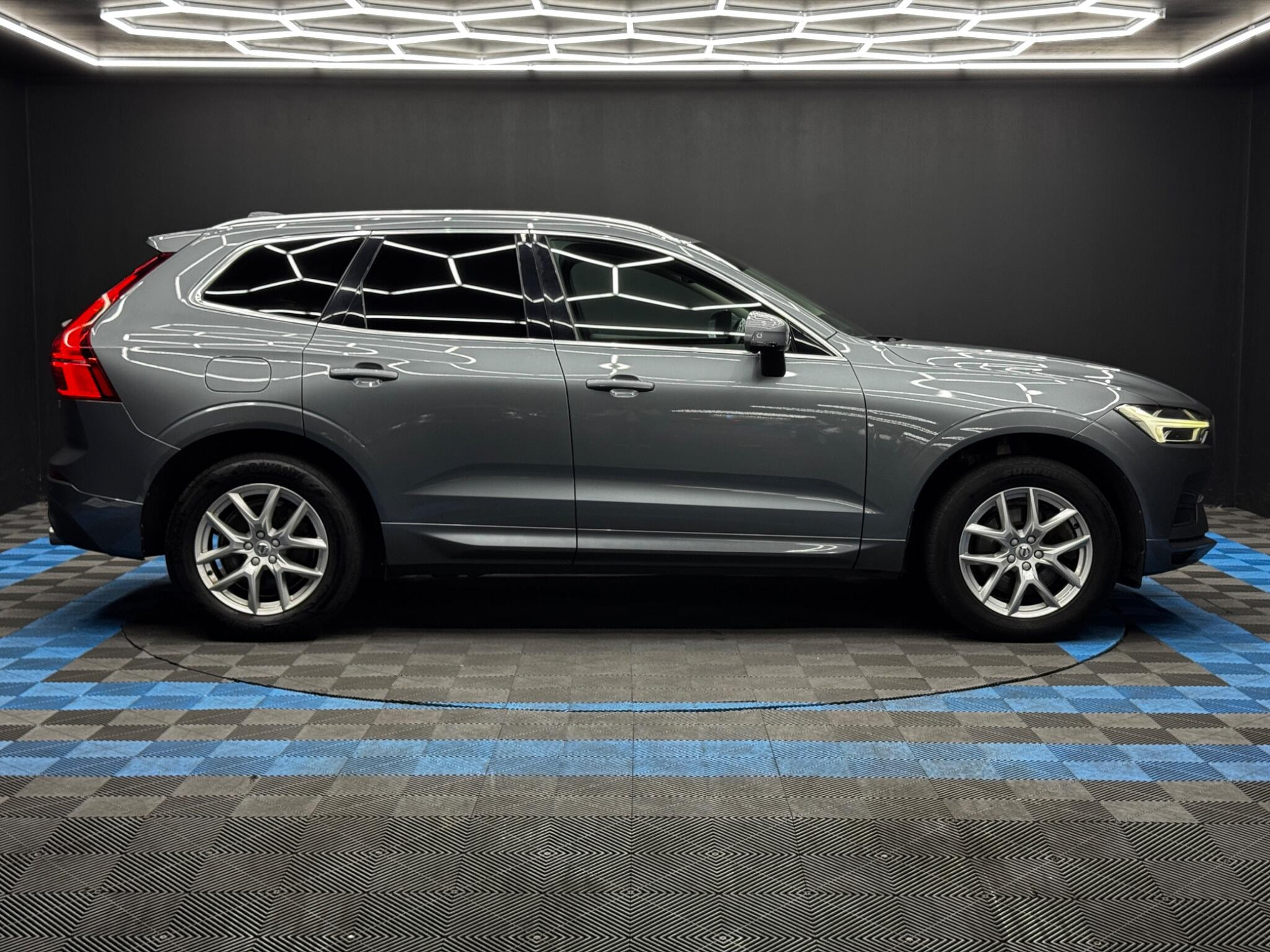 Volvo XC60 2.0 D4 Momentum AWD Euro 6 (s/s) 5dr 5dr Manual 2026