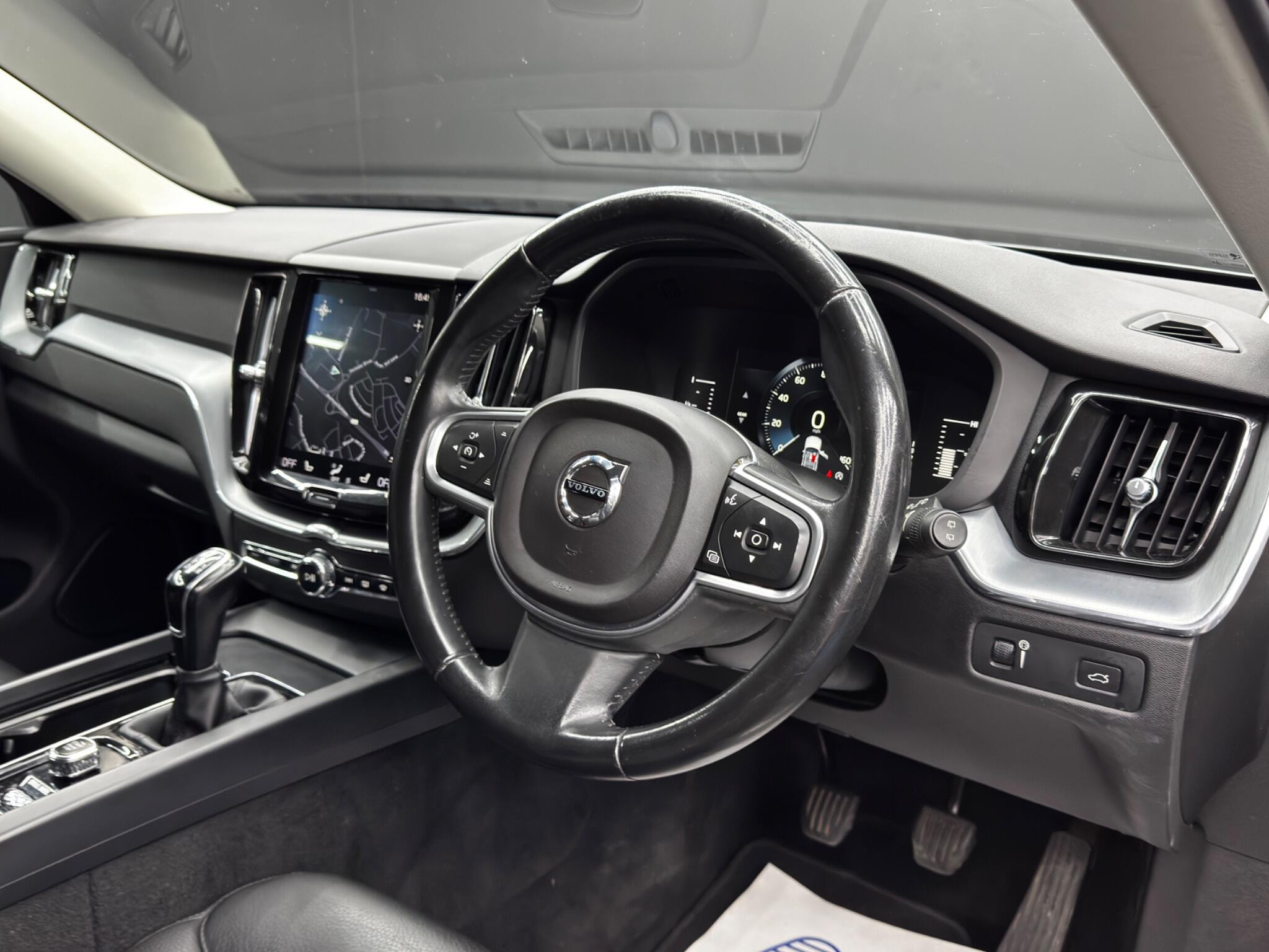 Volvo XC60 2.0 D4 Momentum AWD Euro 6 (s/s) 5dr 5dr Manual 2026