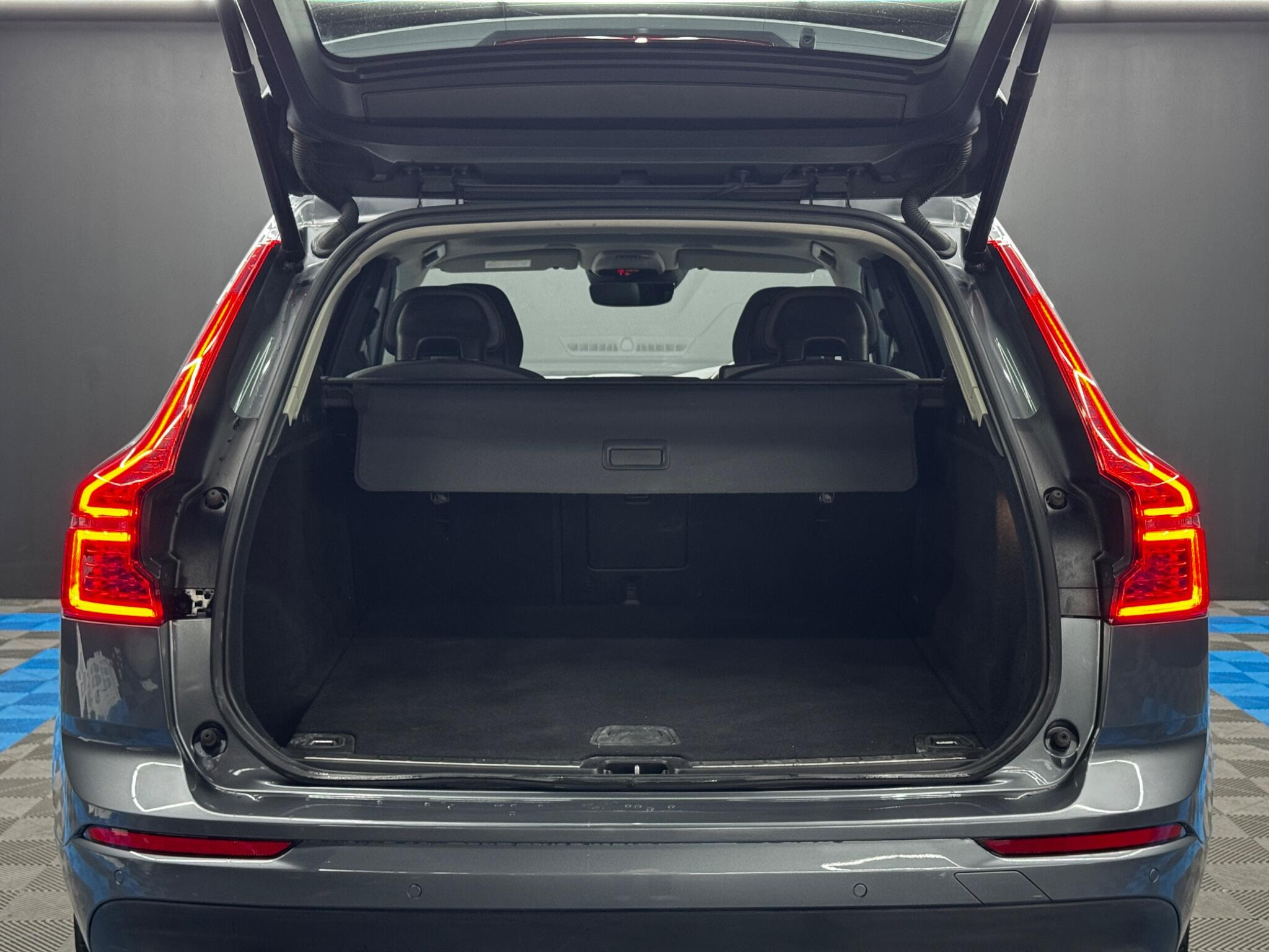 Volvo XC60 2.0 D4 Momentum AWD Euro 6 (s/s) 5dr 5dr Manual 2026